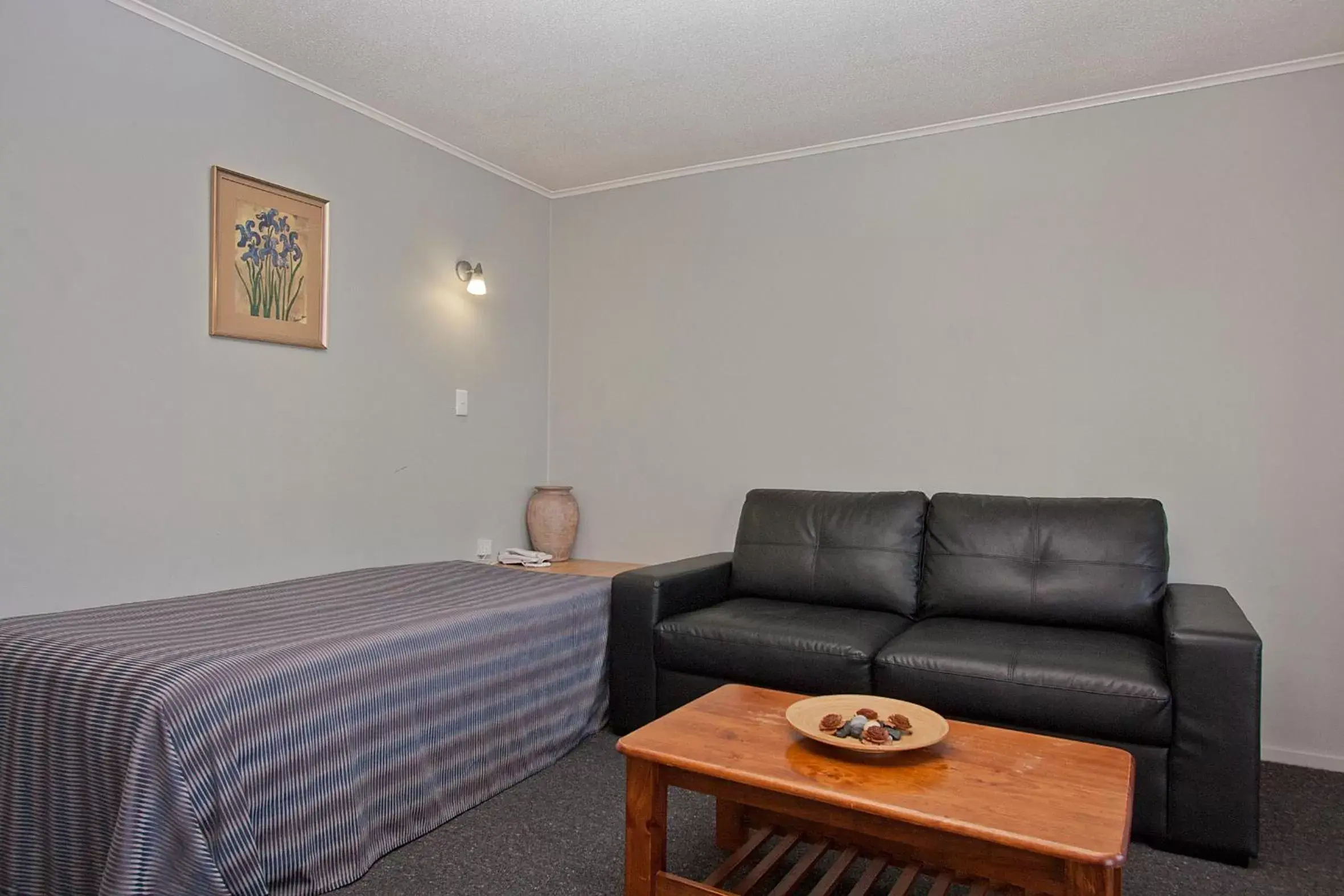 Living room, Seating Area in Coronation Park Motels