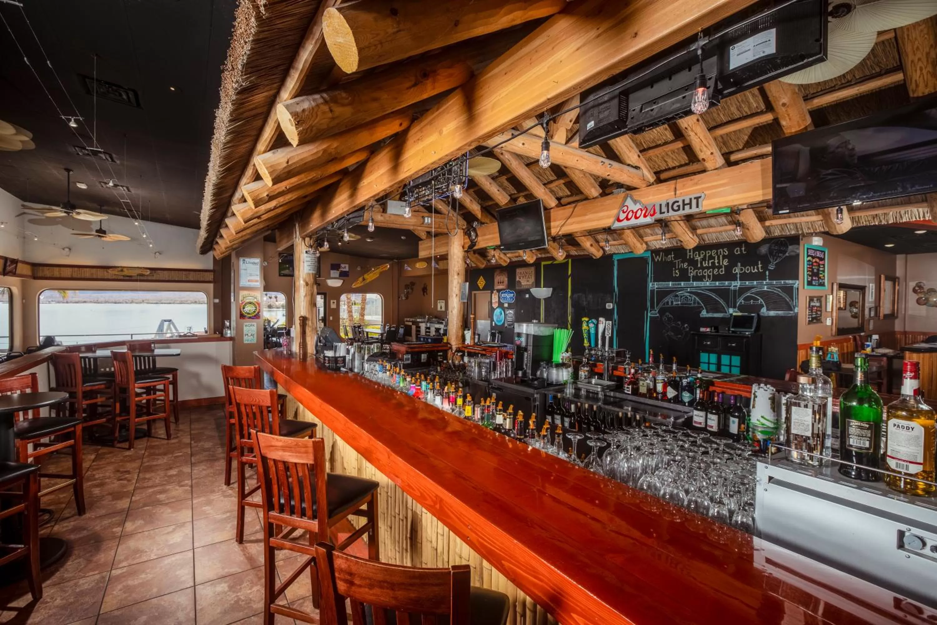 Restaurant/places to eat in The Nautical Beachfront Resort