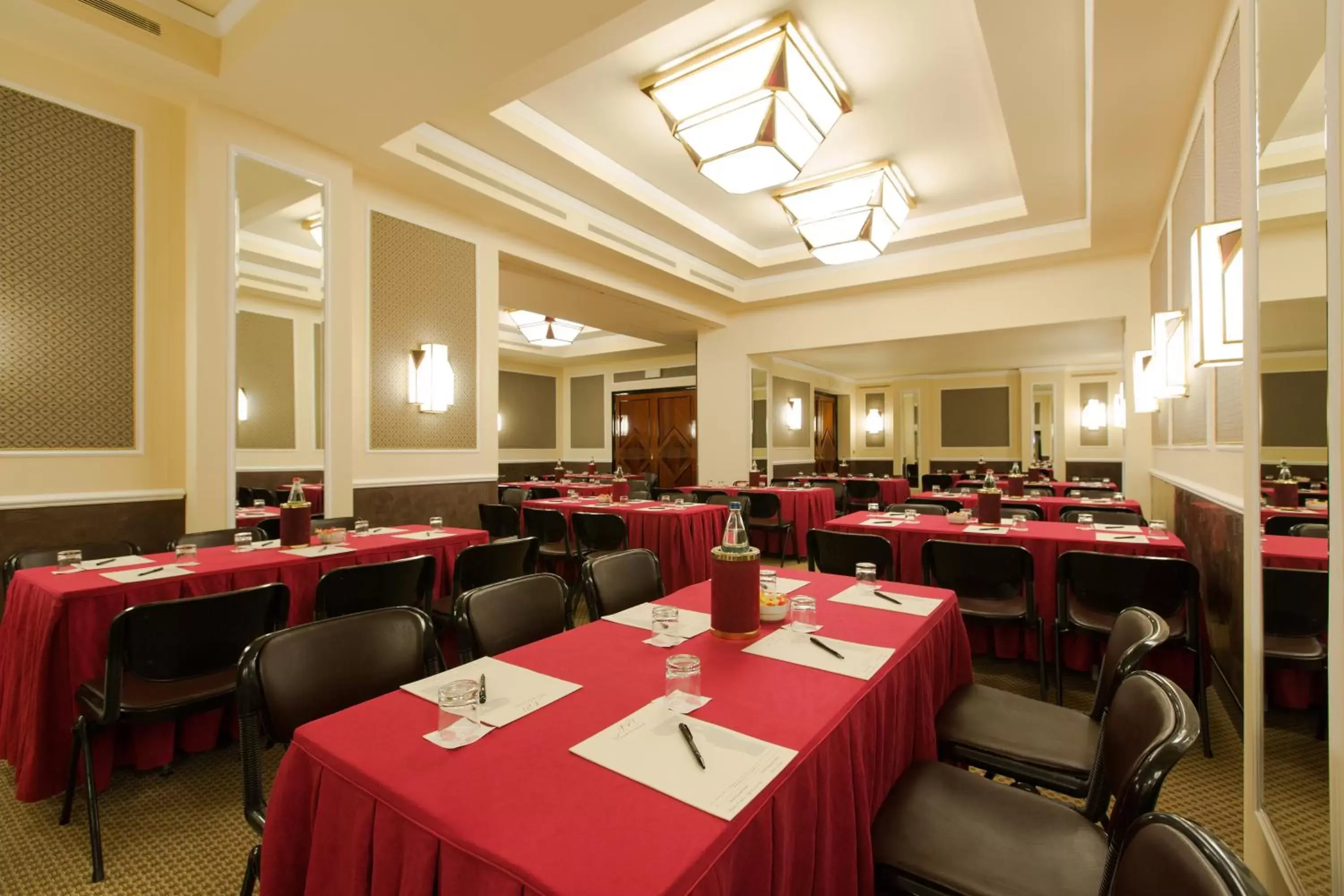 Business facilities, Restaurant/Places to Eat in Doria Grand Hotel