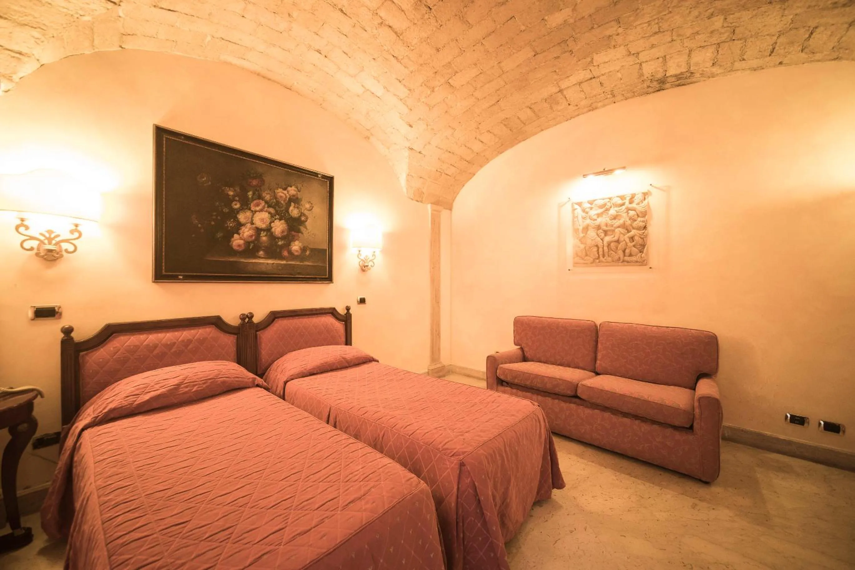 Photo of the whole room in Hotel Donatello