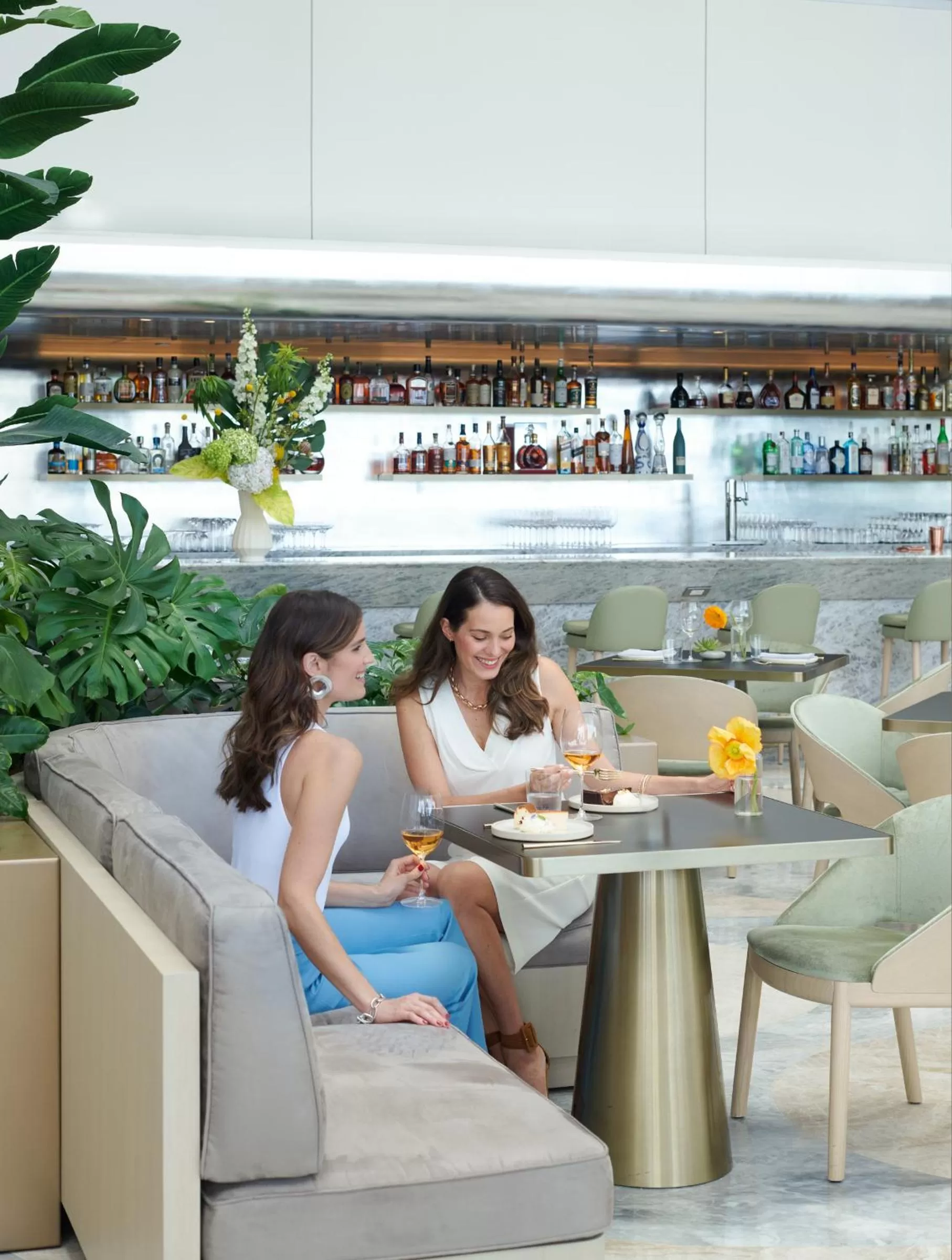 Restaurant/places to eat in Hotel AKA Brickell