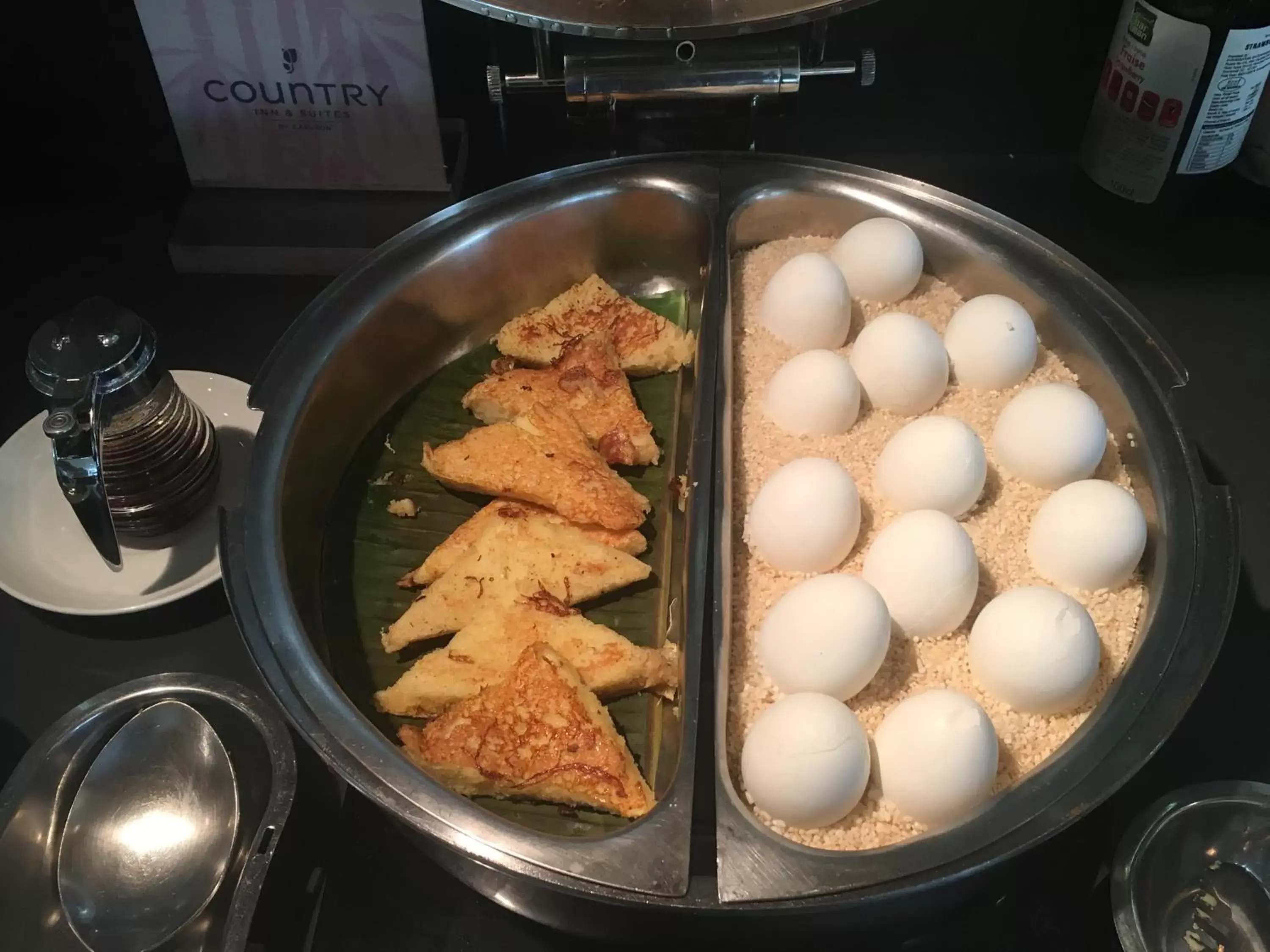 Continental breakfast in Country Inn & Suites By Radisson Navi Mumbai