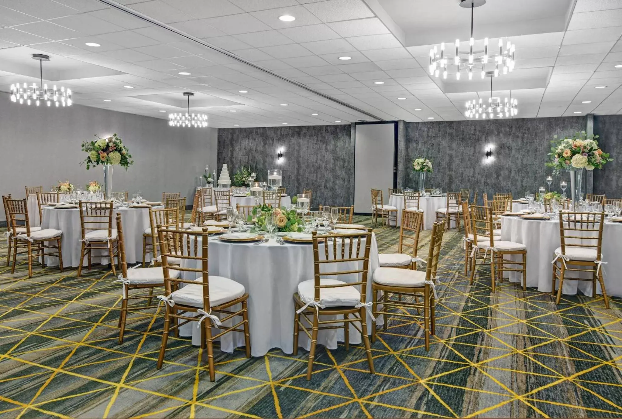 Banquet/Function facilities, Restaurant/Places to Eat in Holiday Inn Philadelphia-Cherry Hill, an IHG Hotel