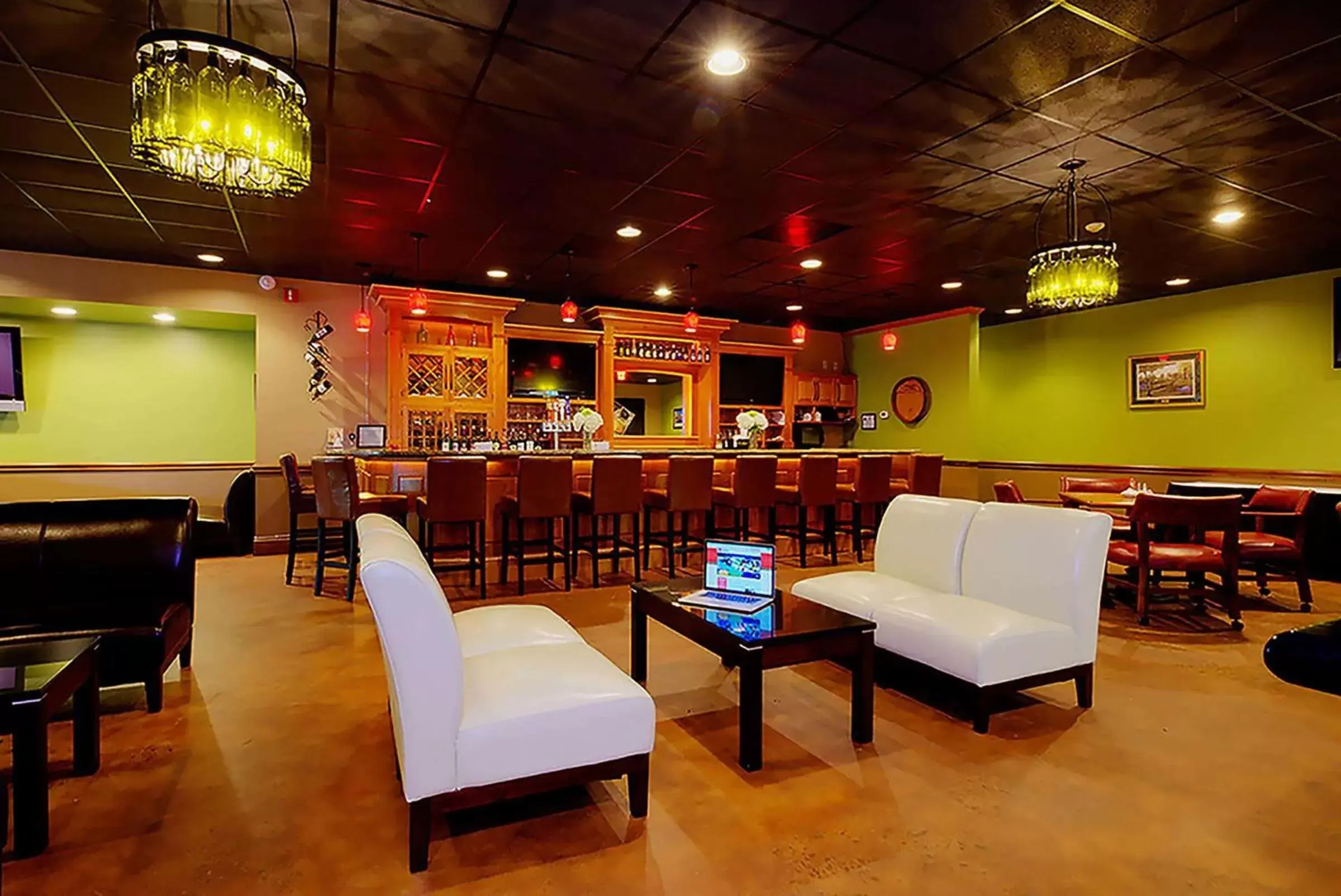 Lounge or bar, Lounge/Bar in Village Inn Clemmons-Winston Salem, Trademark by Wyndham