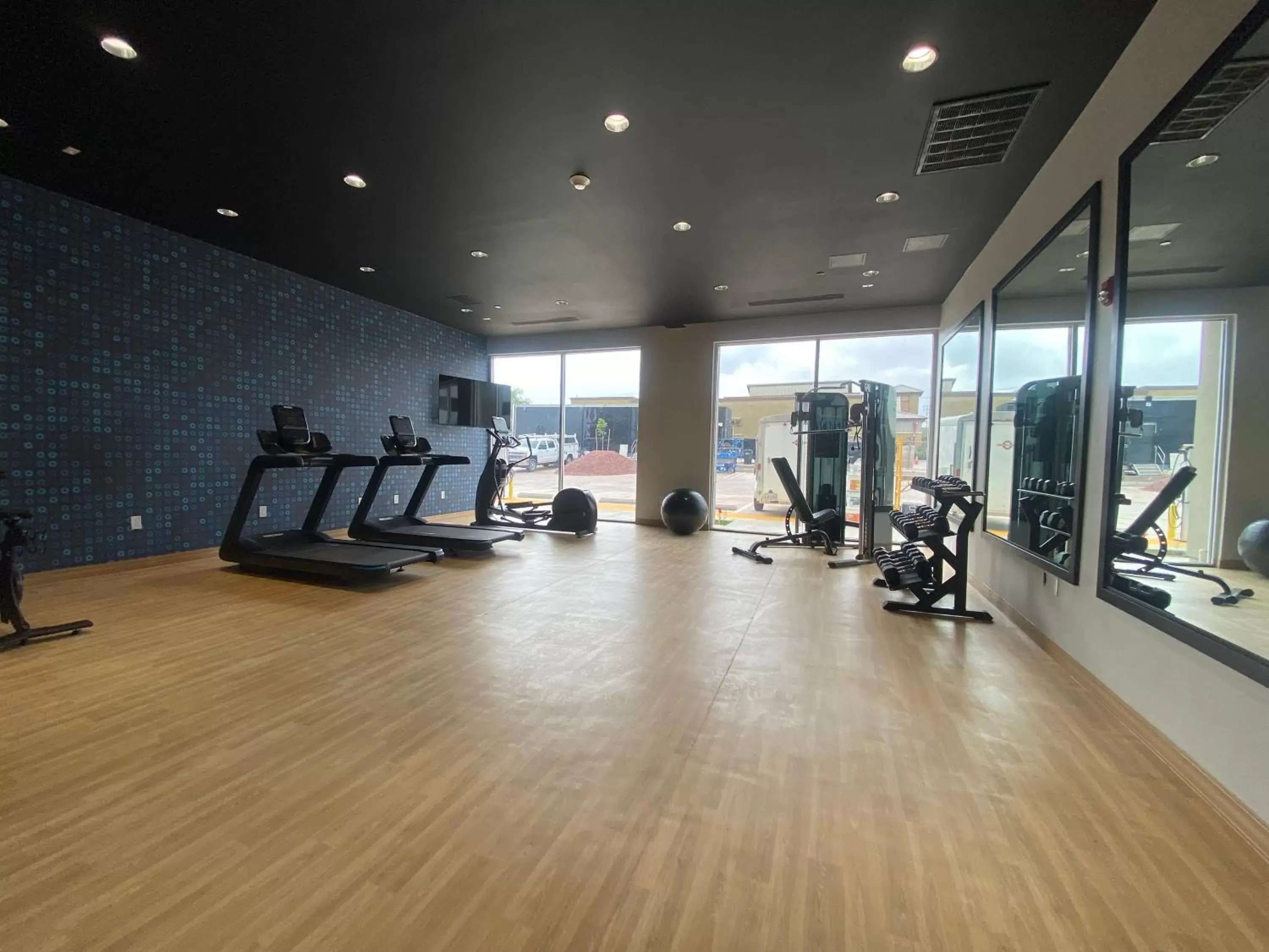 Fitness centre/facilities, Fitness Center/Facilities in La Quinta Inn & Suites by Wyndham Yucaipa