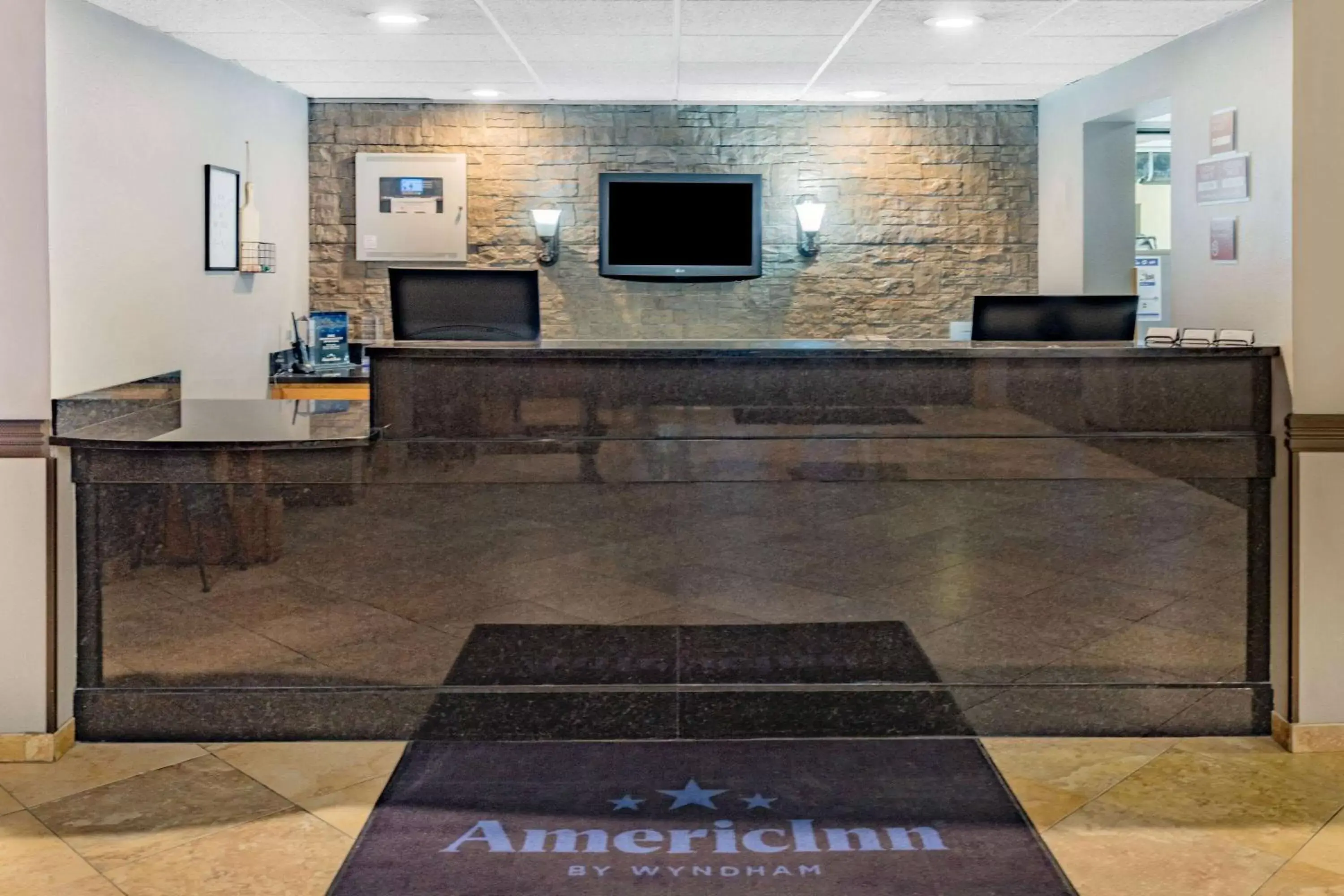 Lobby or reception, Lobby/Reception in AmericInn by Wyndham Aberdeen Event Center