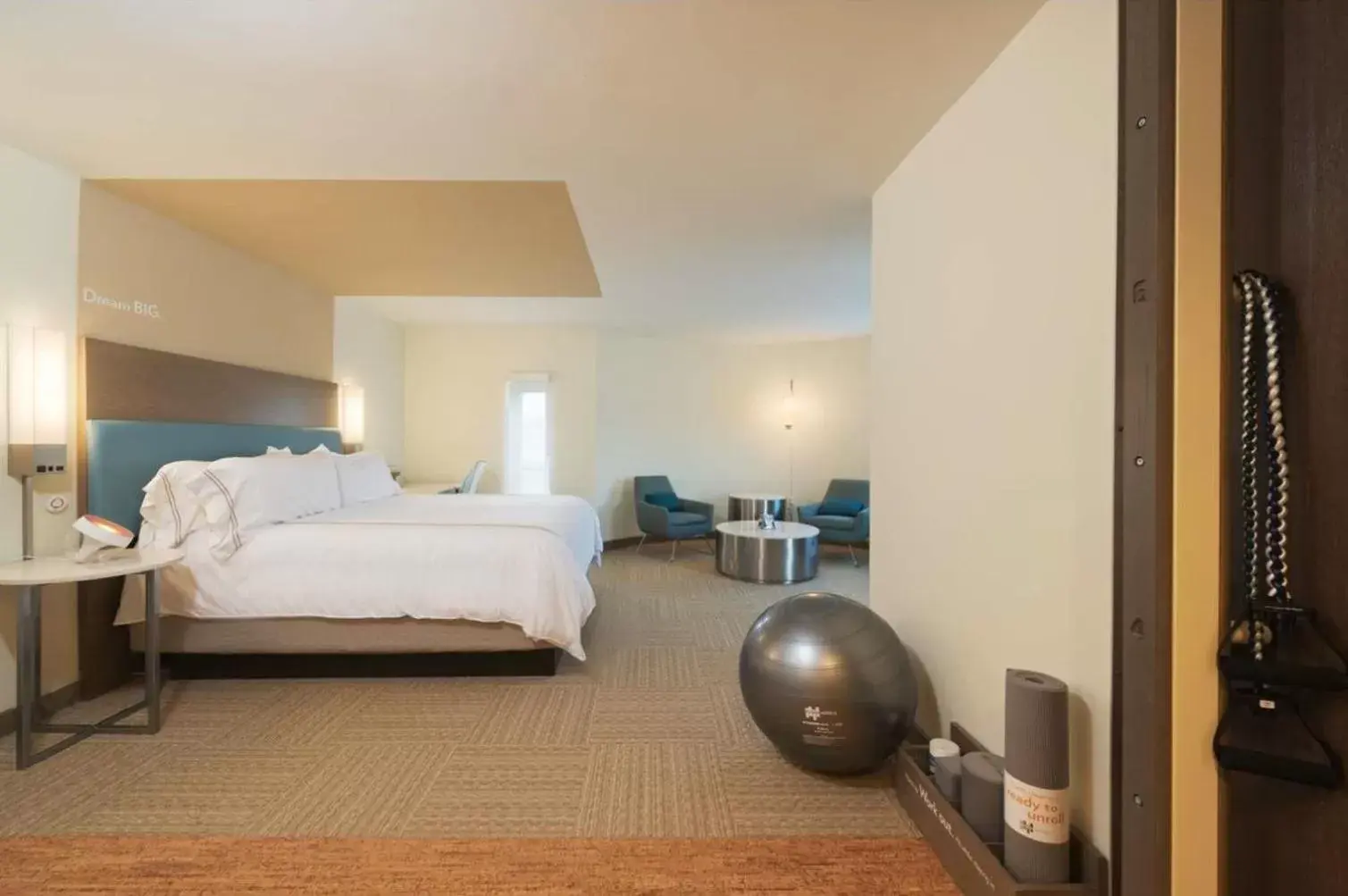 Photo of the whole room, Bed in EVEN Hotel Rockville - Washington, DC Area, an IHG Hotel