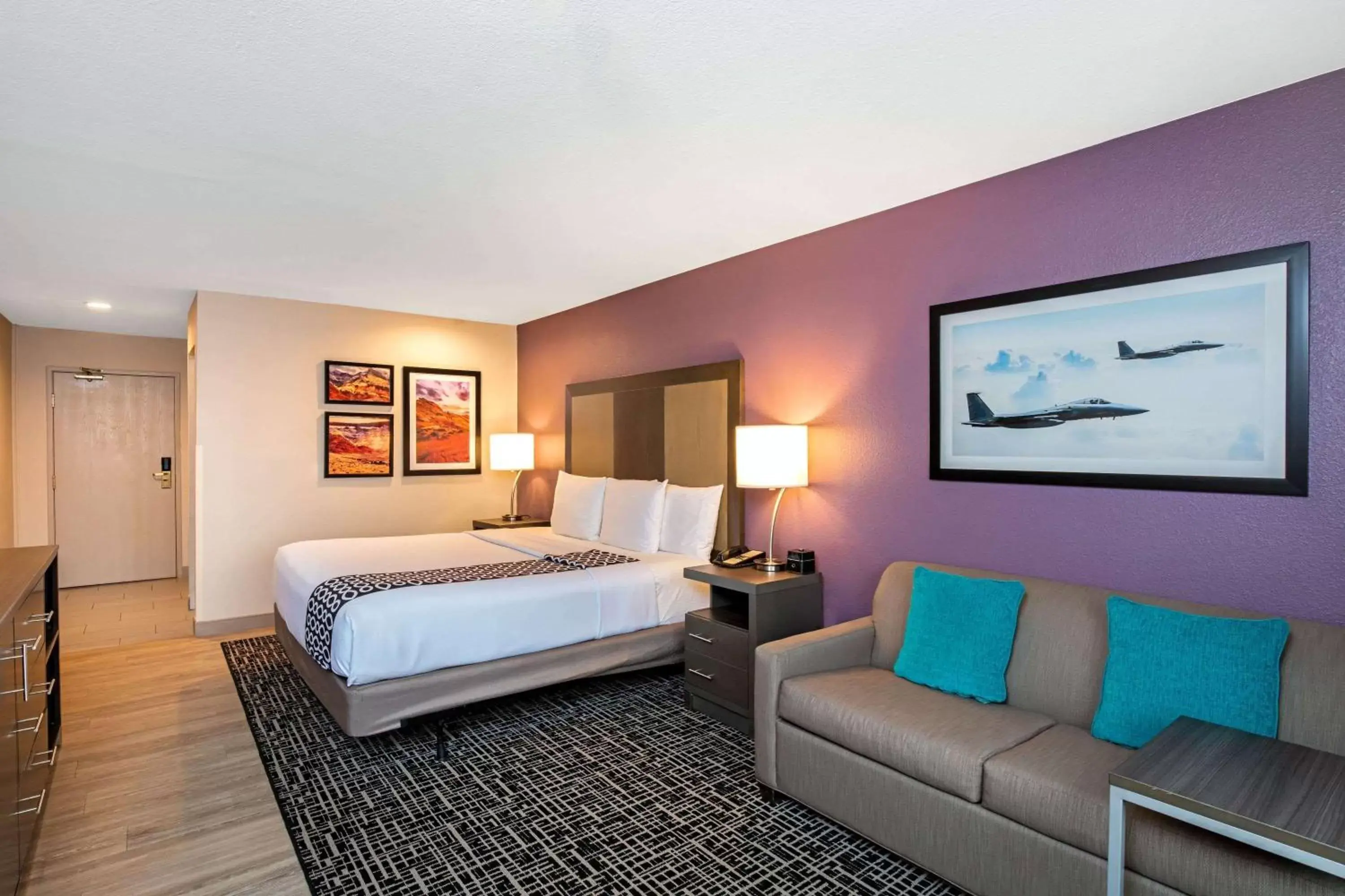 Photo of the whole room, Bed in La Quinta Inn & Suites by Wyndham Las Vegas Nellis