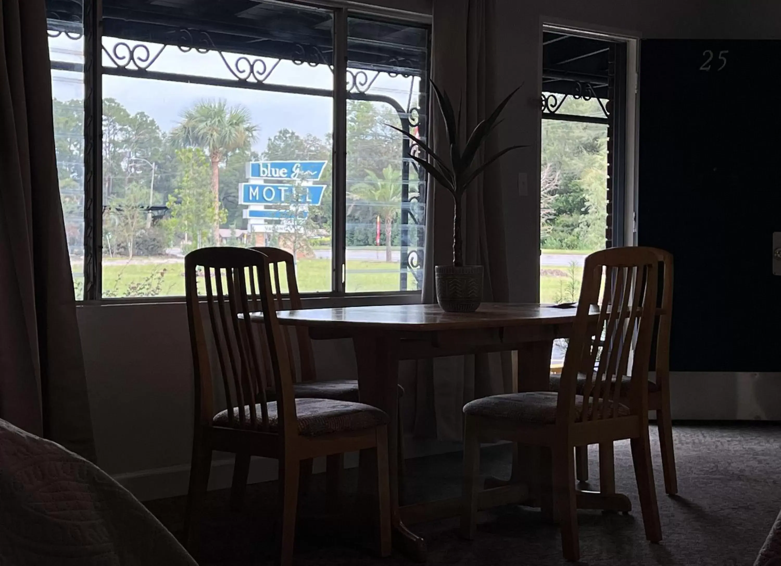 View (from property/room), Dining Area in BlueGem Motel