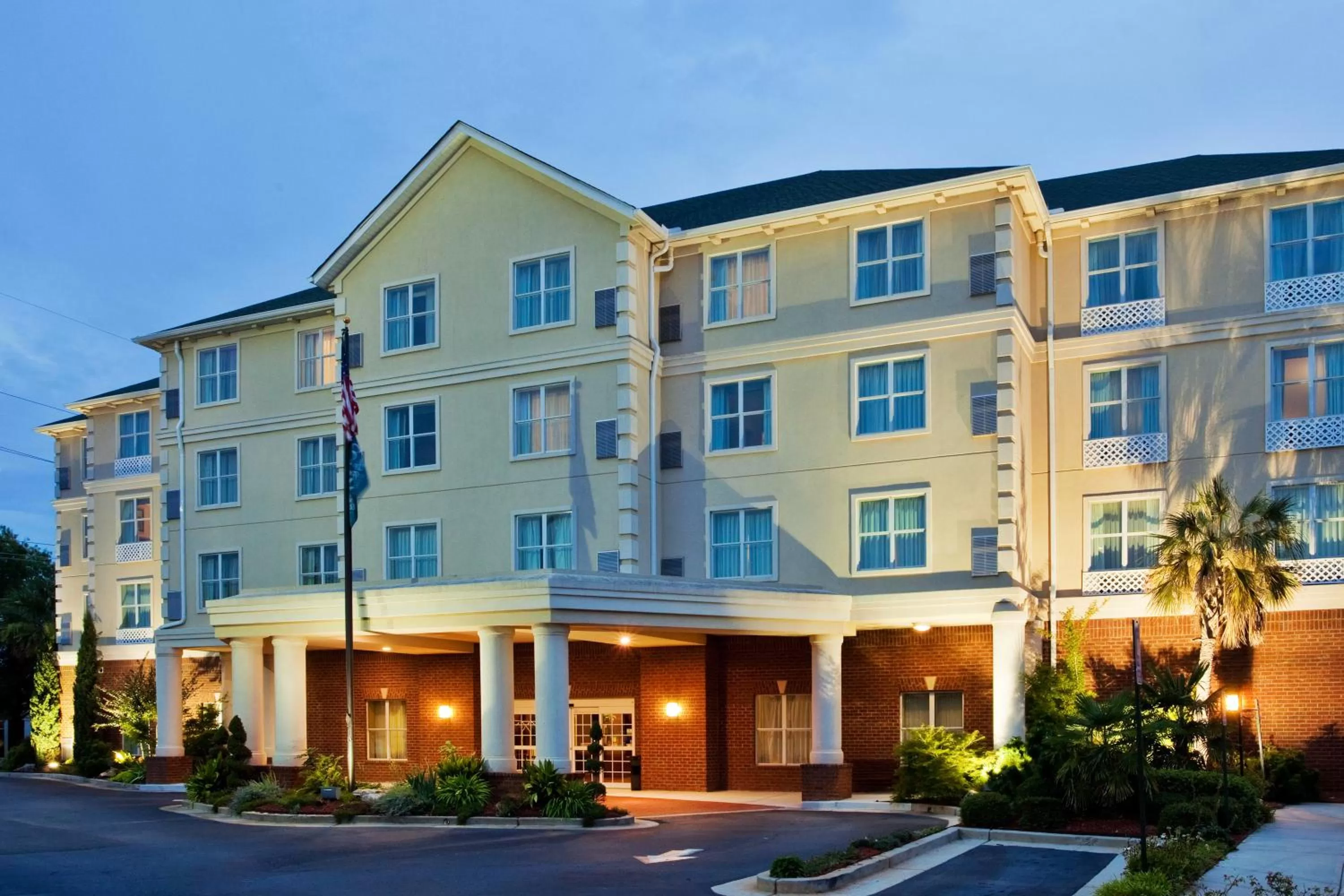 Facade/entrance in Country Inn & Suites by Radisson, Athens, GA