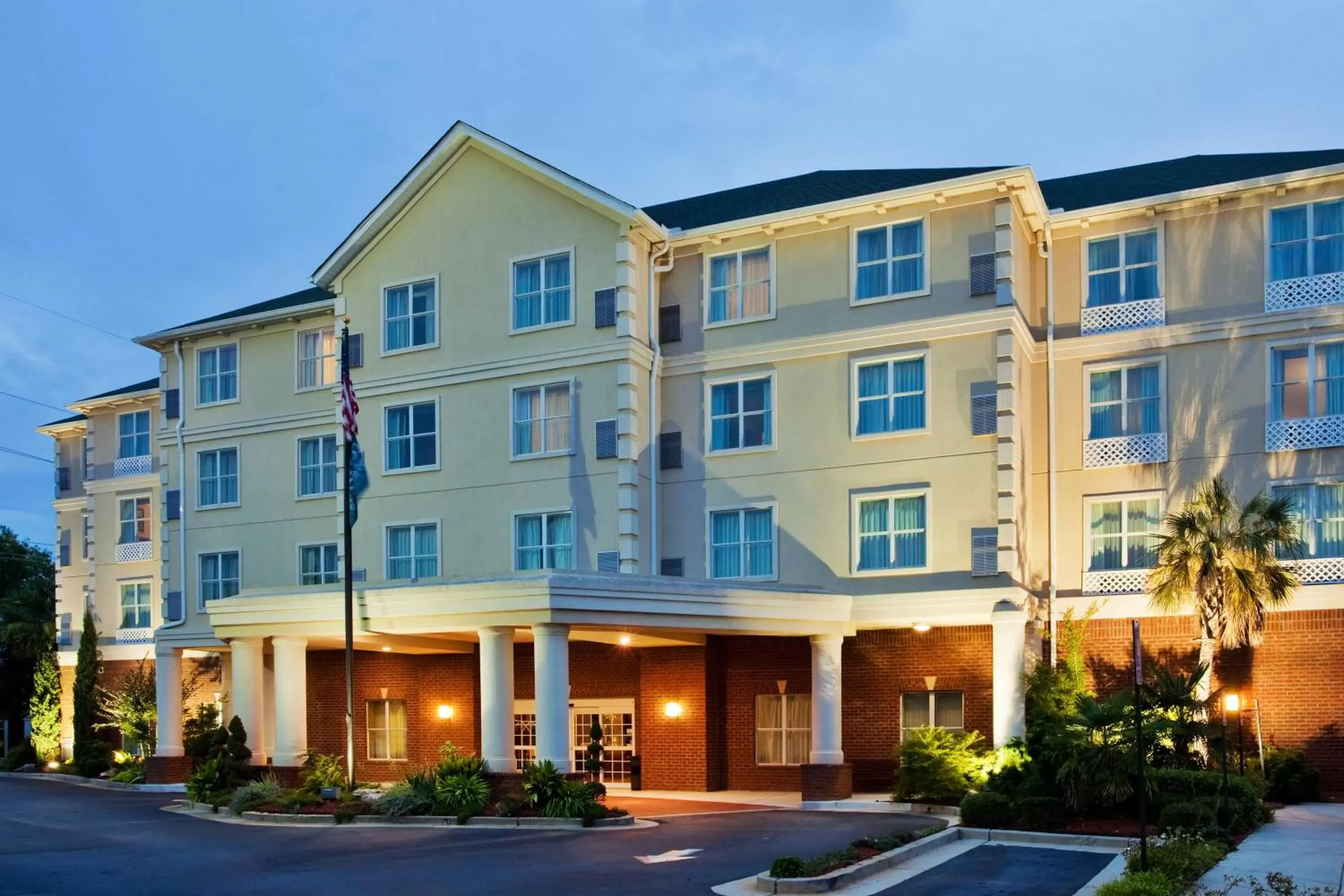 Facade/entrance, Property Building in Country Inn & Suites by Radisson, Athens, GA