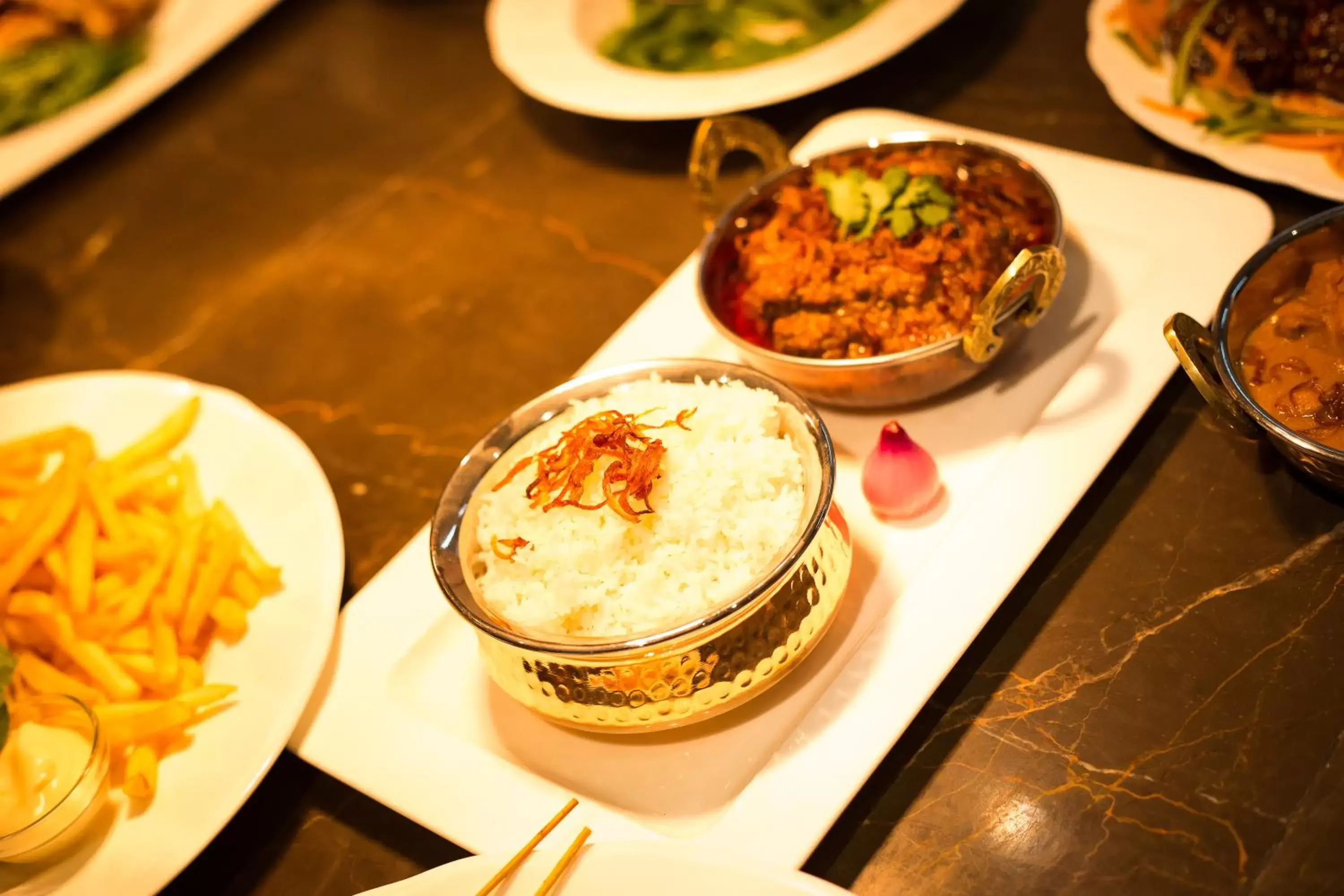 Restaurant/places to eat in Lakeshore Suites, Banani Restaurant/places to eat in Lakeshore Suites, Banani