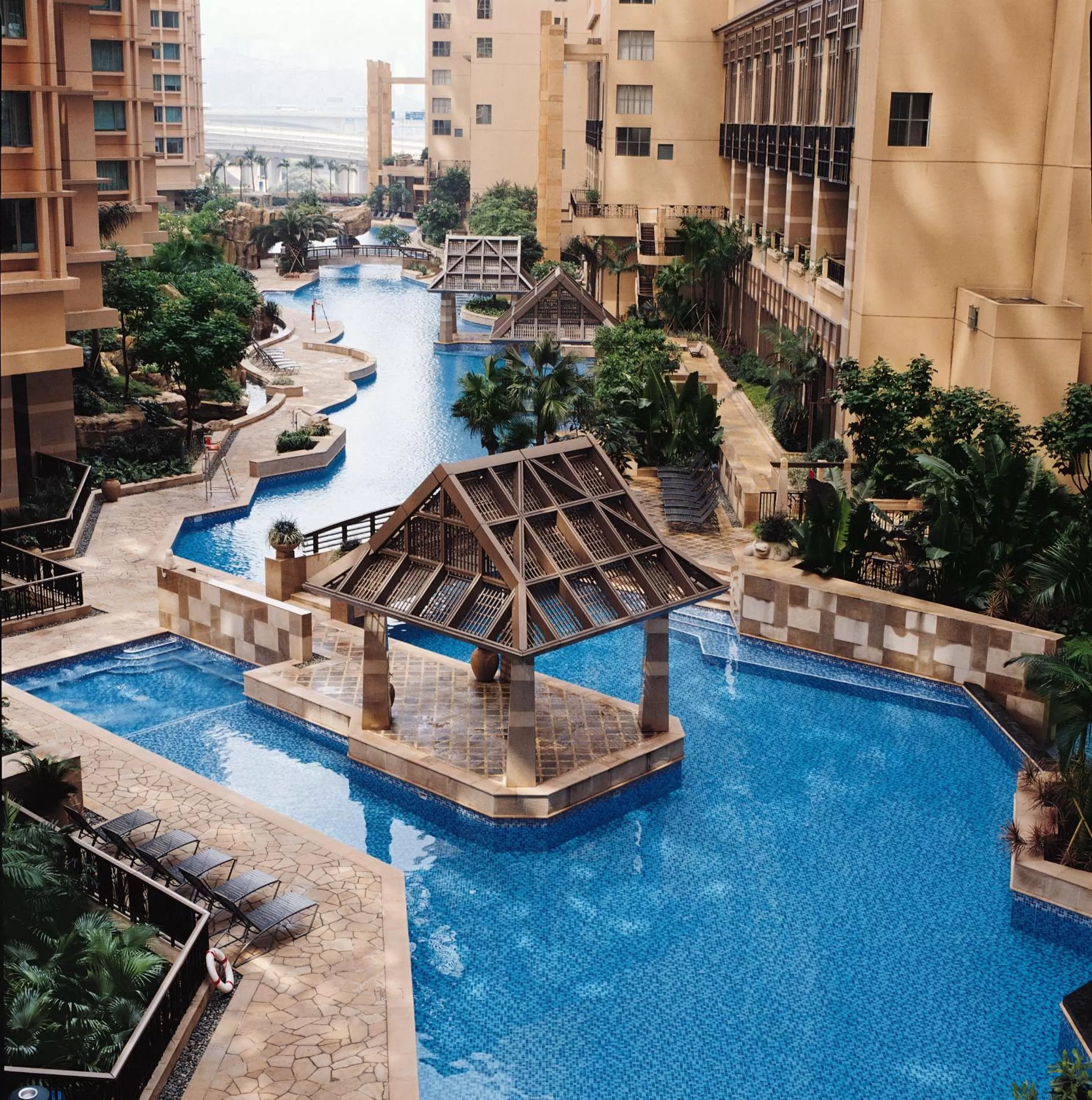 Swimming pool in Rambler Oasis Hotel