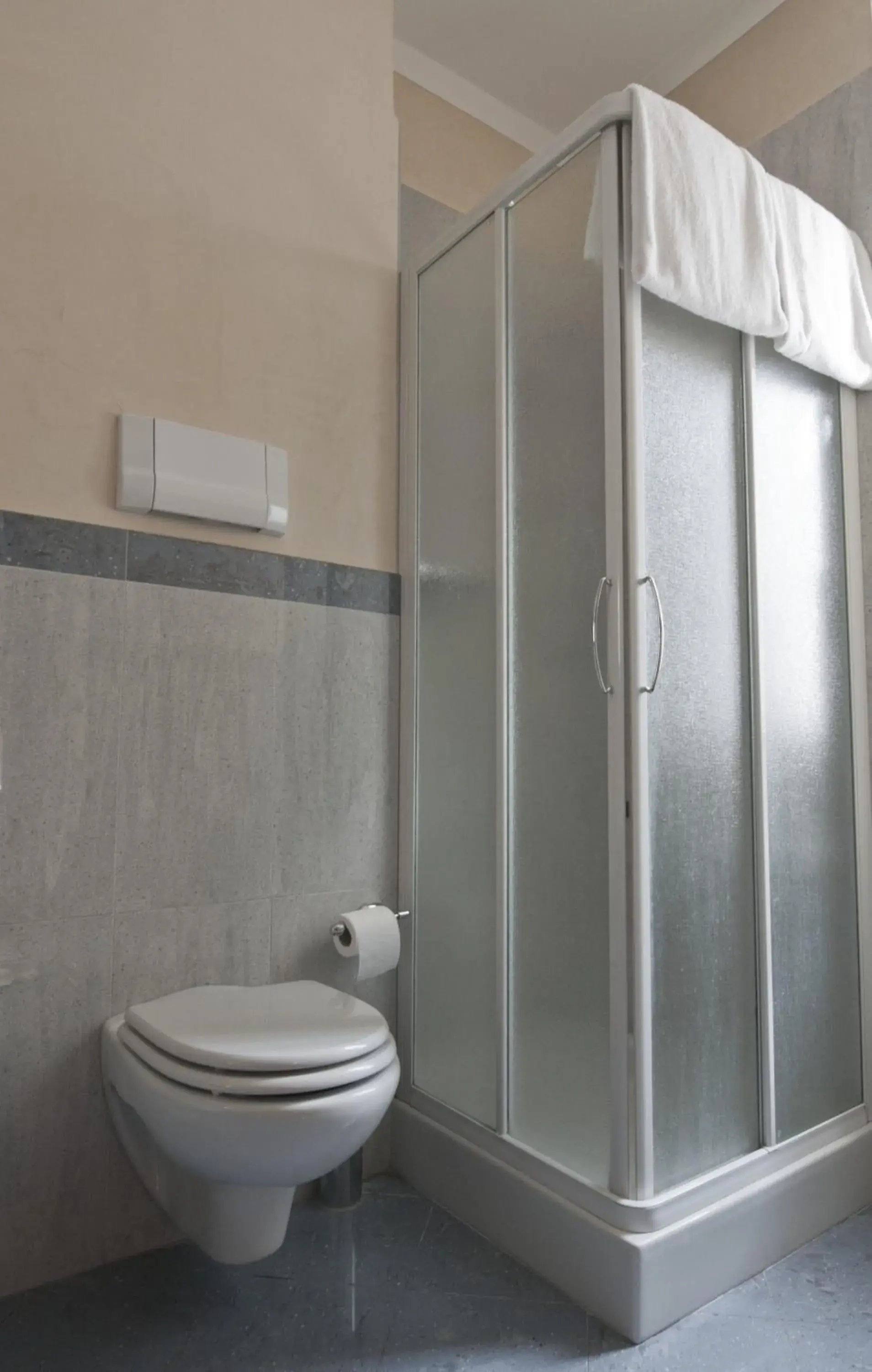 Bathroom in Albergo Ristorante Sant'Eustorgio