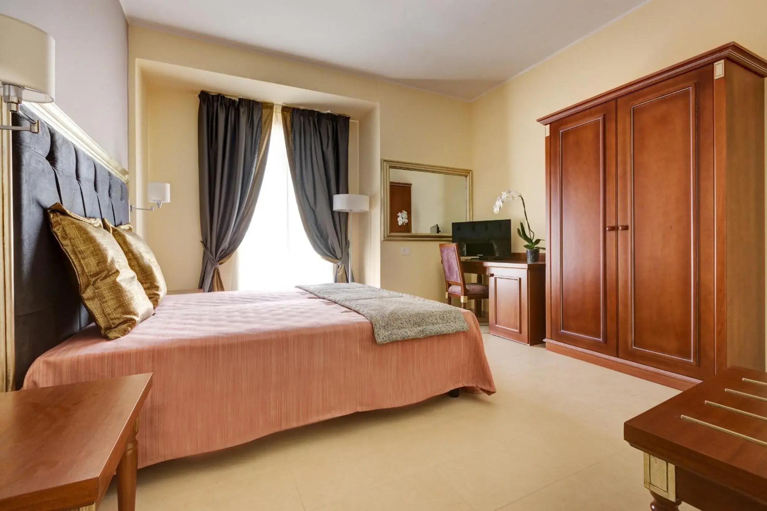 Photo of the whole room, Bed in Hotel Parco delle Fontane