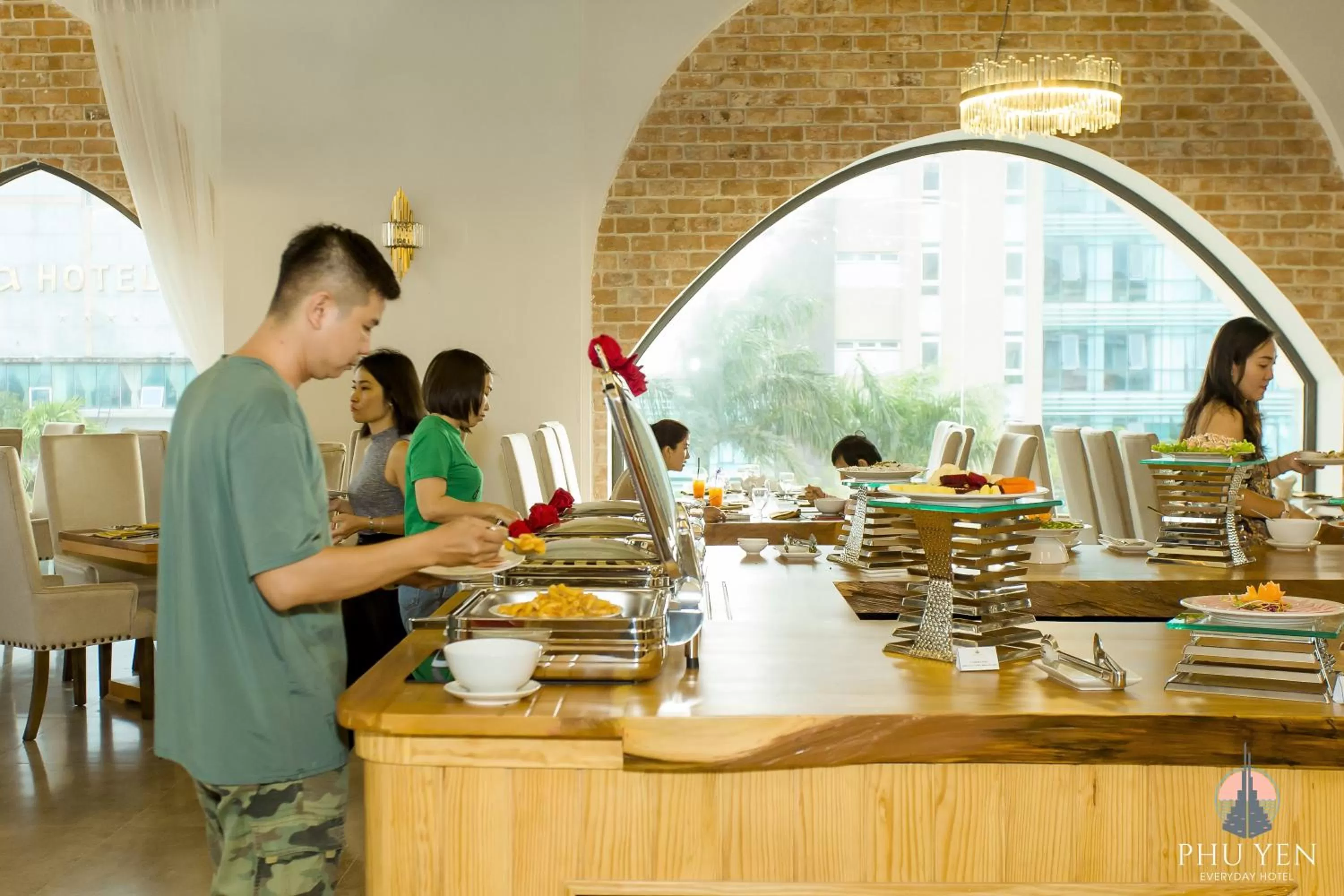 Restaurant/places to eat in PHÚ YÊN EVERYDAY HOTEL