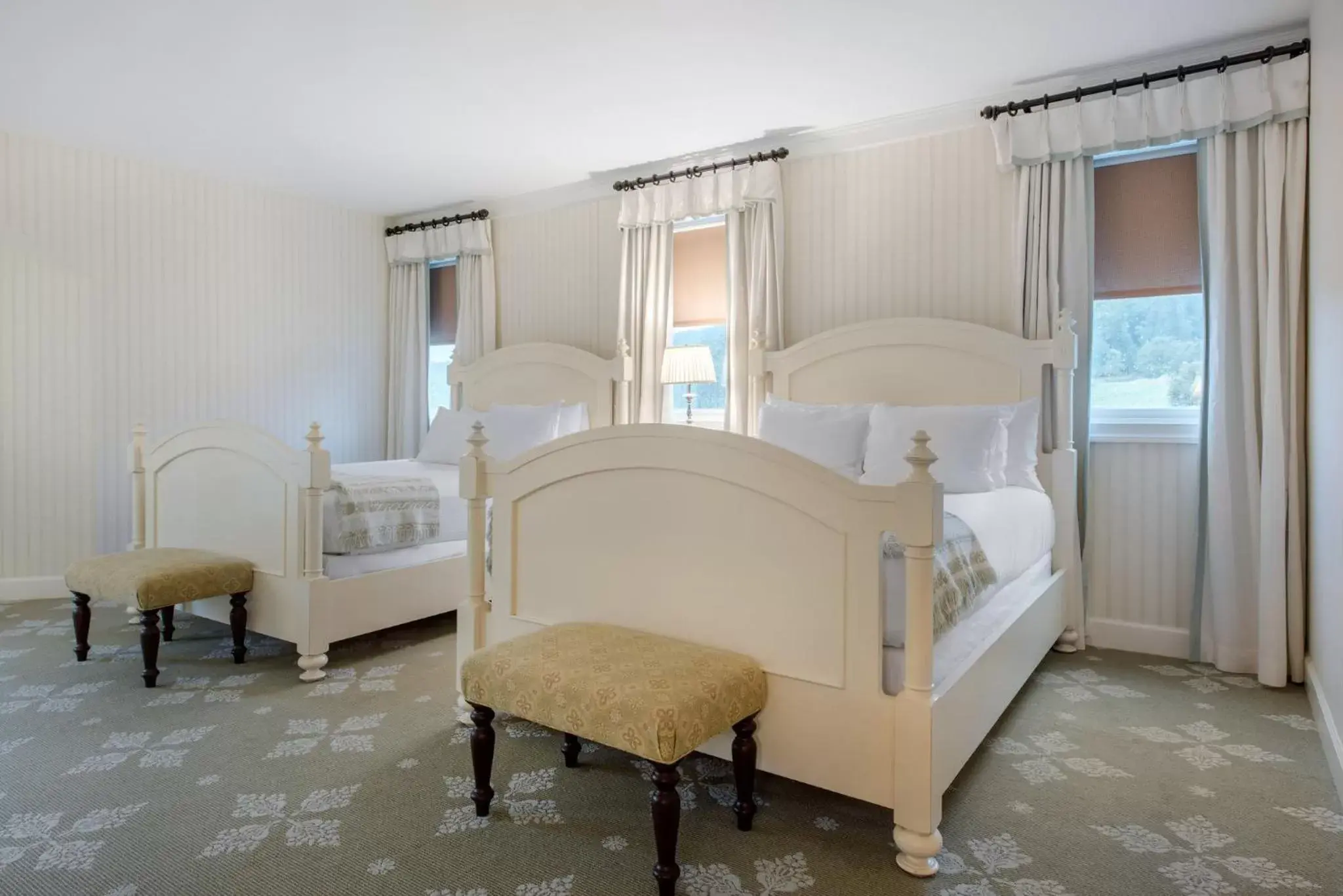 Photo of the whole room, Bed in Omni Bedford Springs Resort