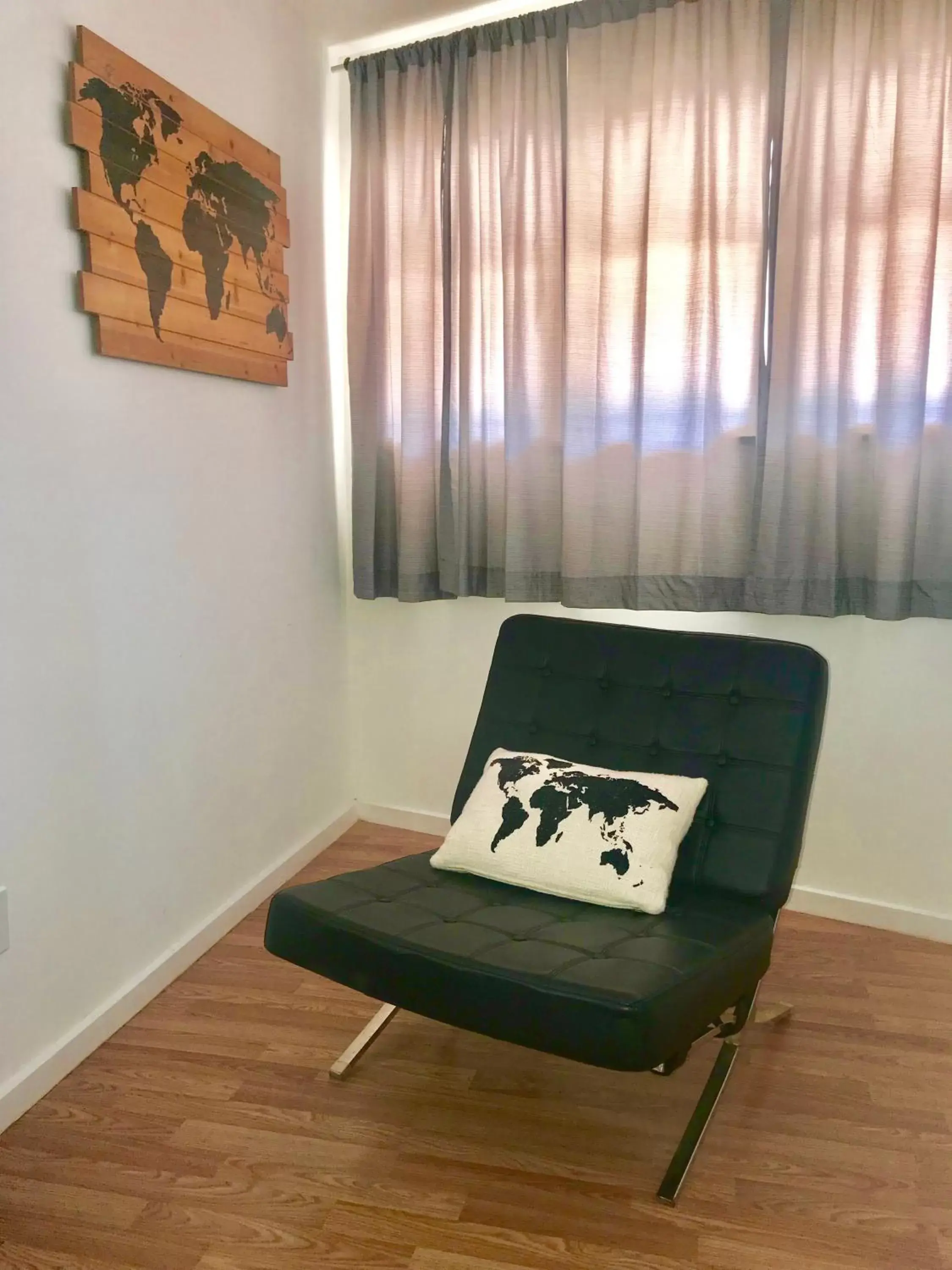 Seating Area in Dame Fortune's Cottage Court