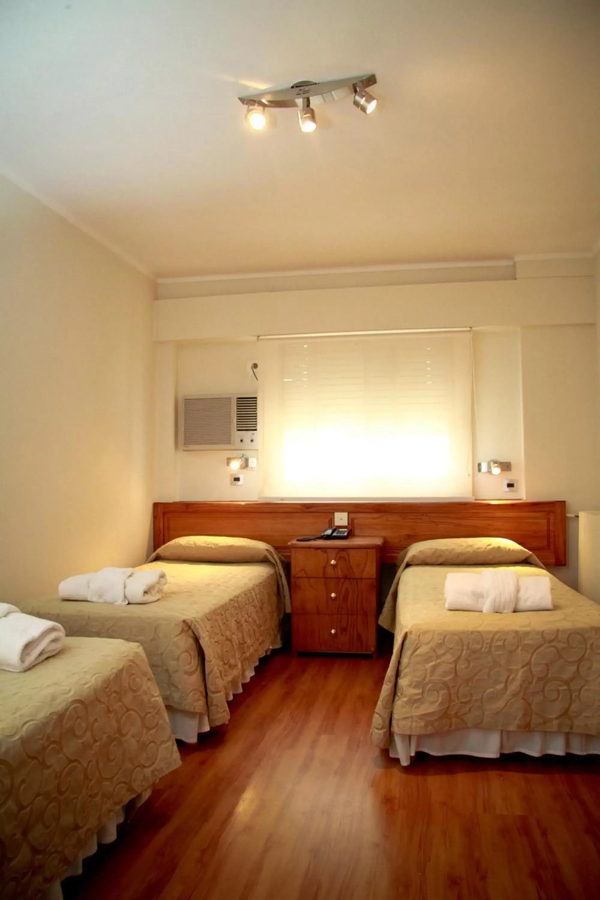 Photo of the whole room, Bed in Kalton Photo of the whole room, Bed in Kalton