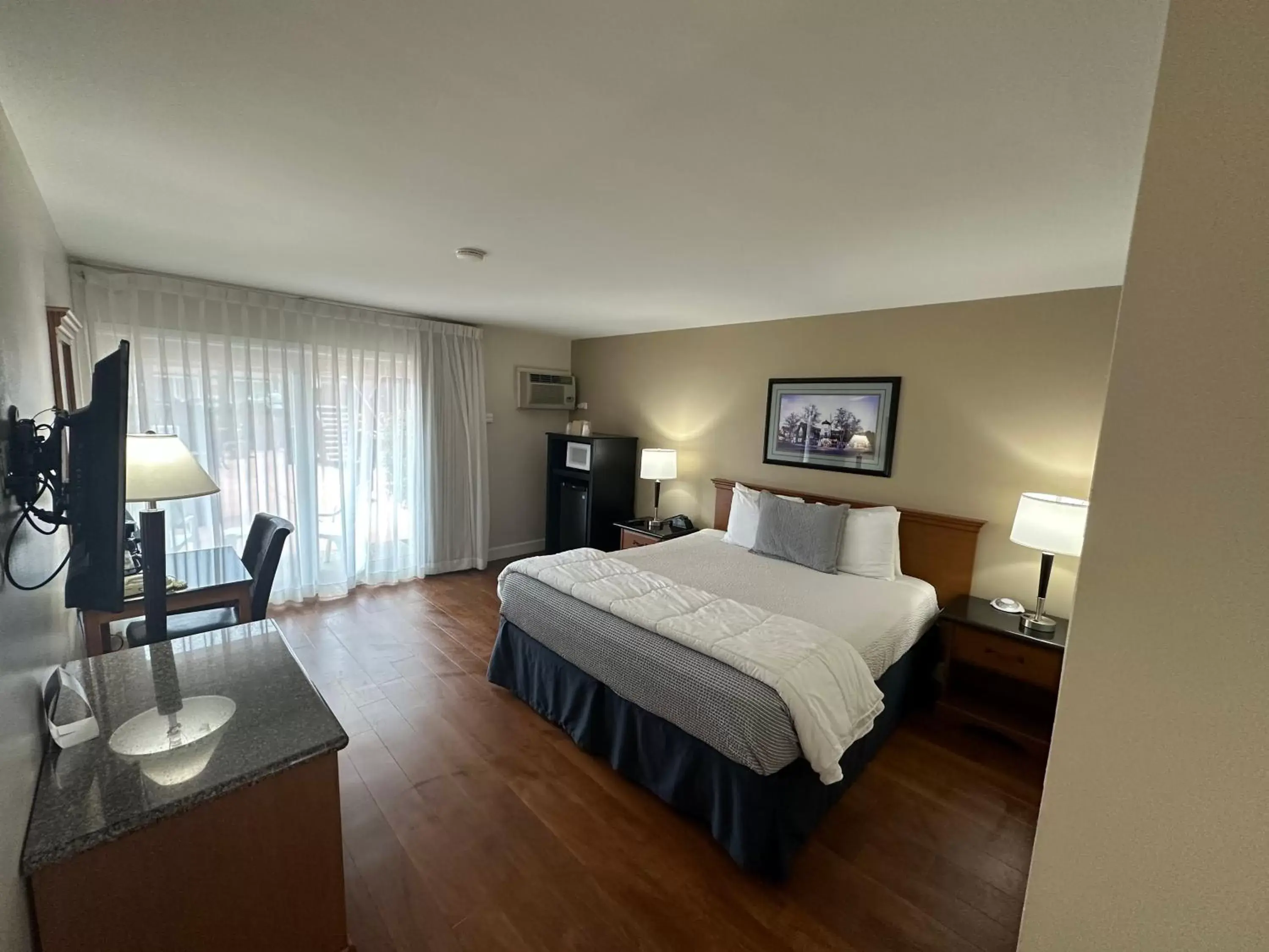 Bedroom in King Frederik Inn