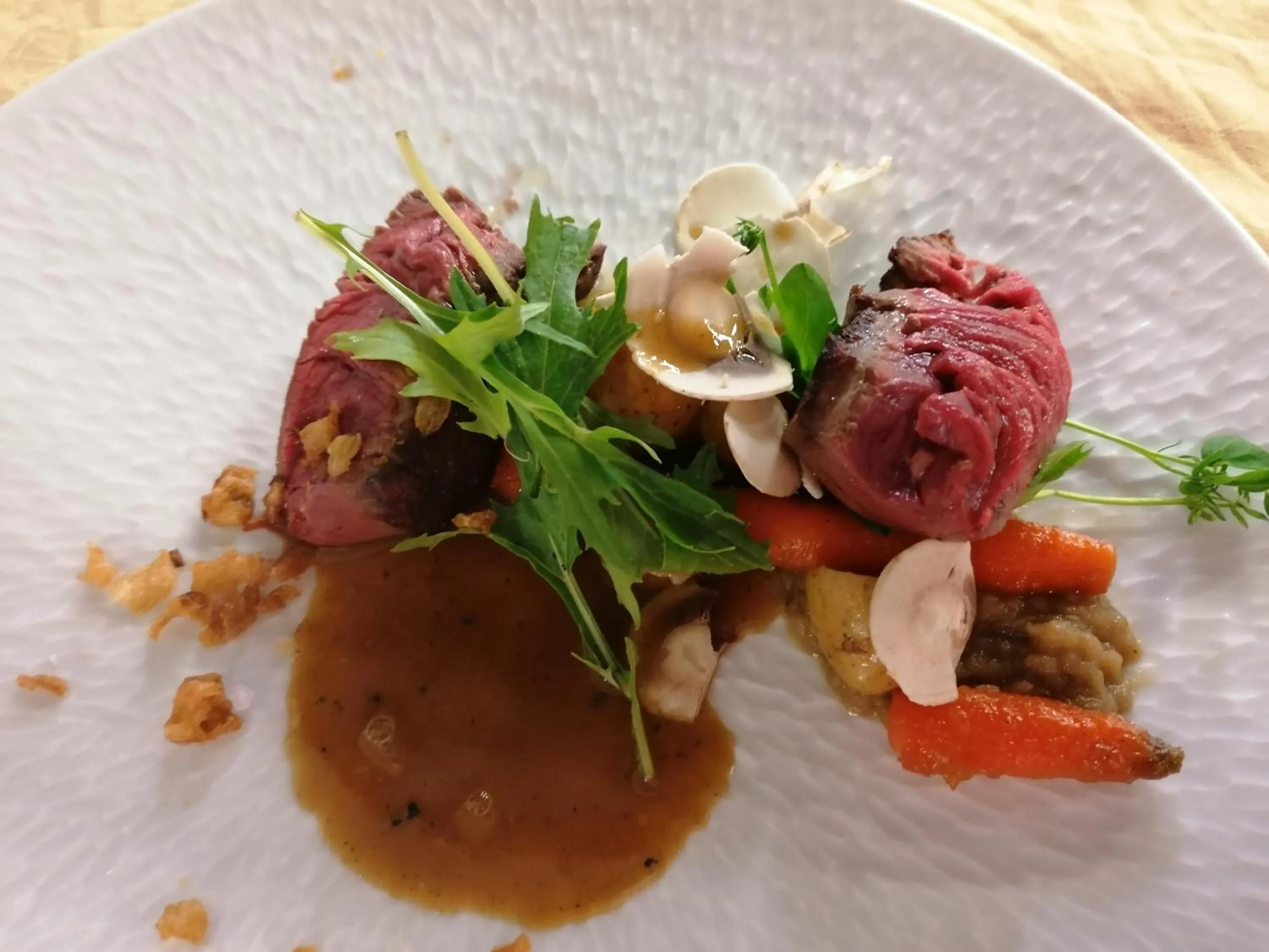 Food in Logis Hostellerie des Clos et restaurant Bistrot des grands crus et Maison de la tour Chablis