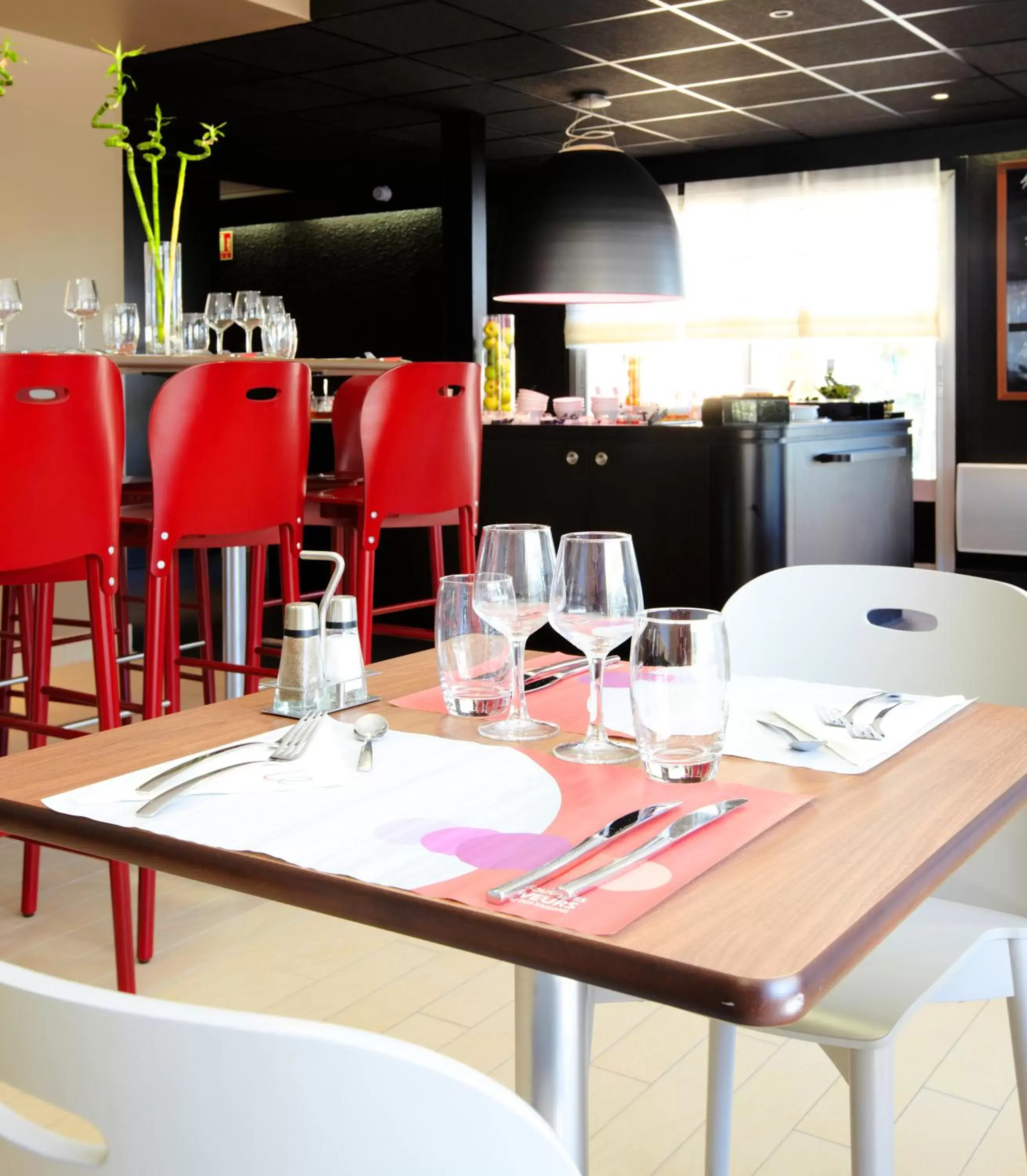 Restaurant/Places to Eat in Kyriad Direct Marseille Ouest - Martigues