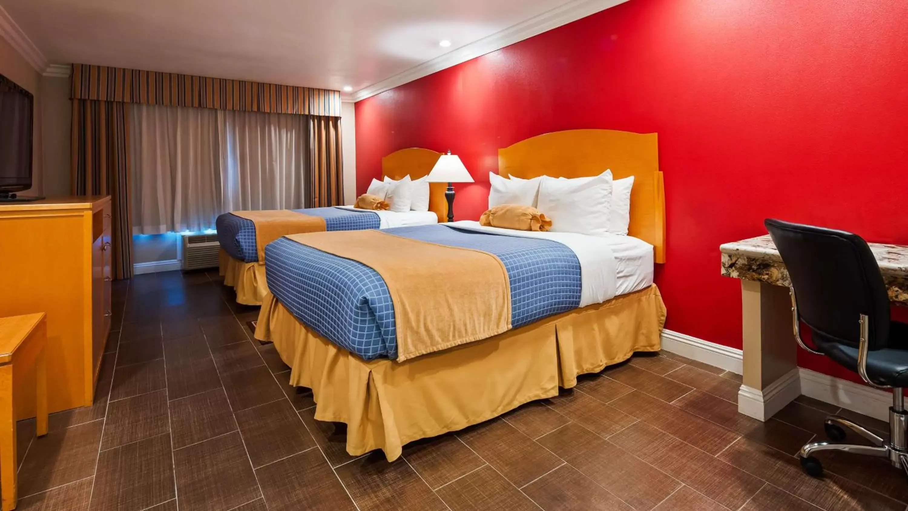 Photo of the whole room, Bed in Best Western Plus - Anaheim Orange County Hotel