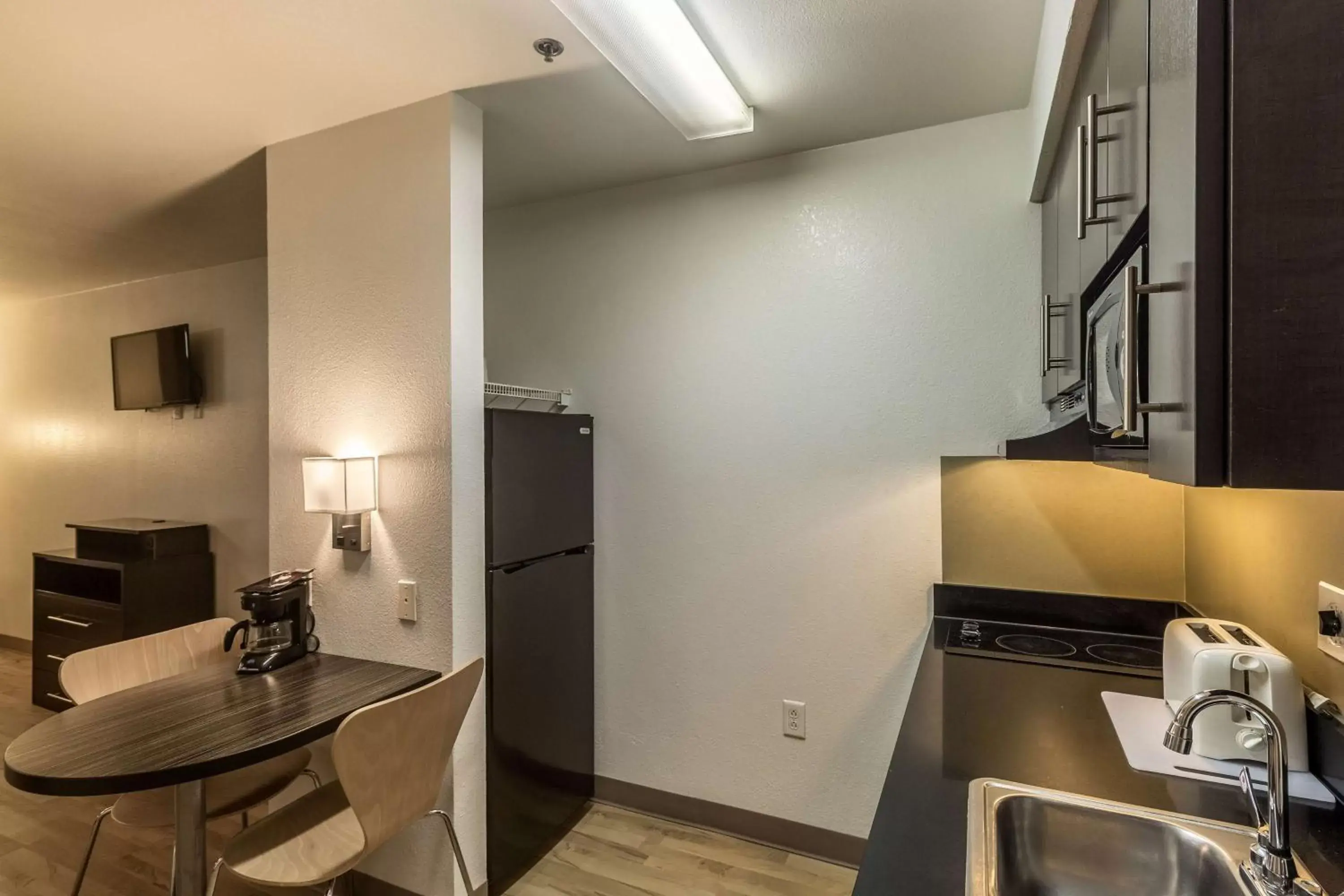 Photo of the whole room in Studio 6-Mcallen, TX Photo of the whole room in Studio 6-Mcallen, TX