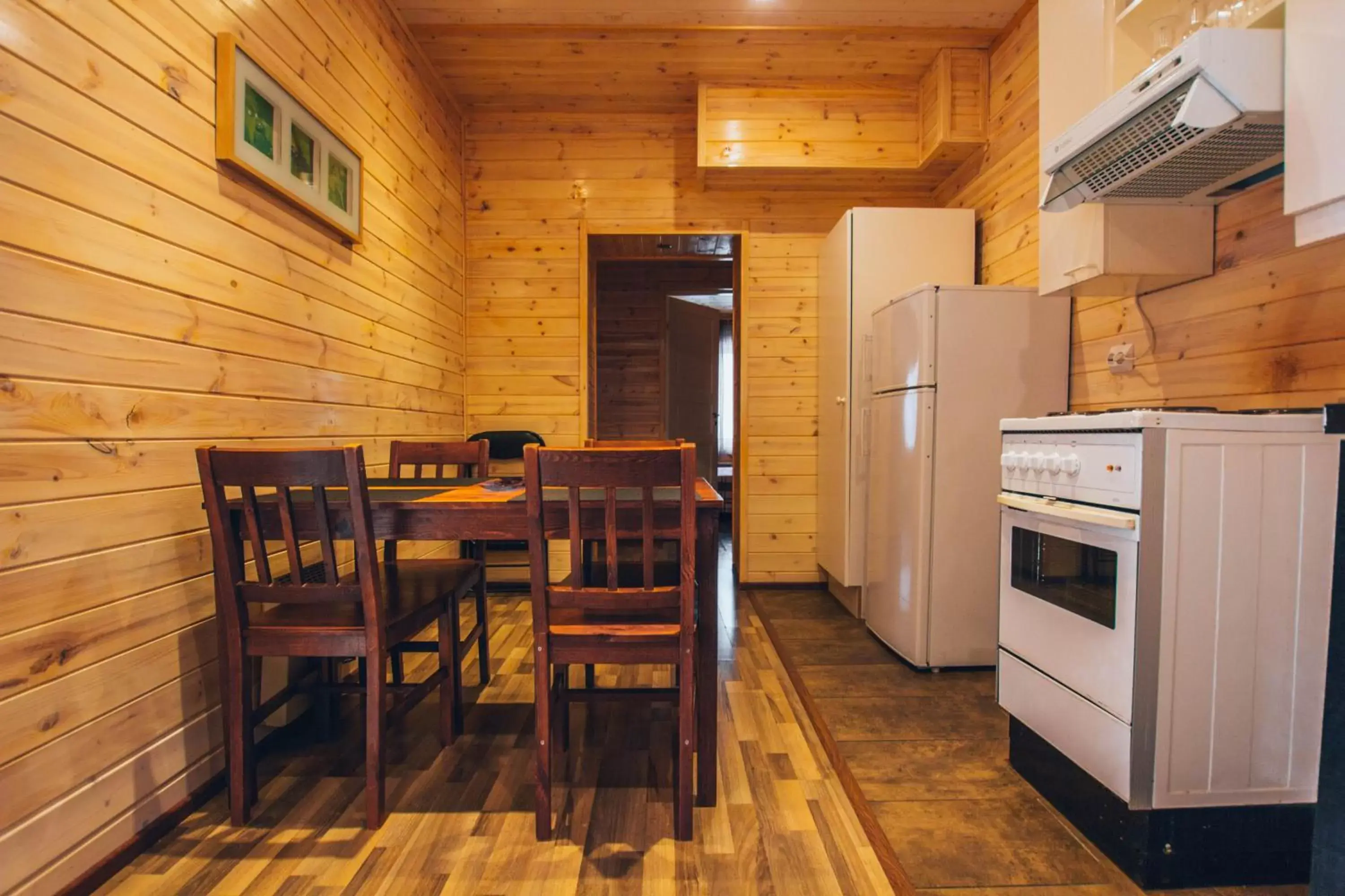 Kitchen or kitchenette, Dining Area in Motelli Rovaniemi