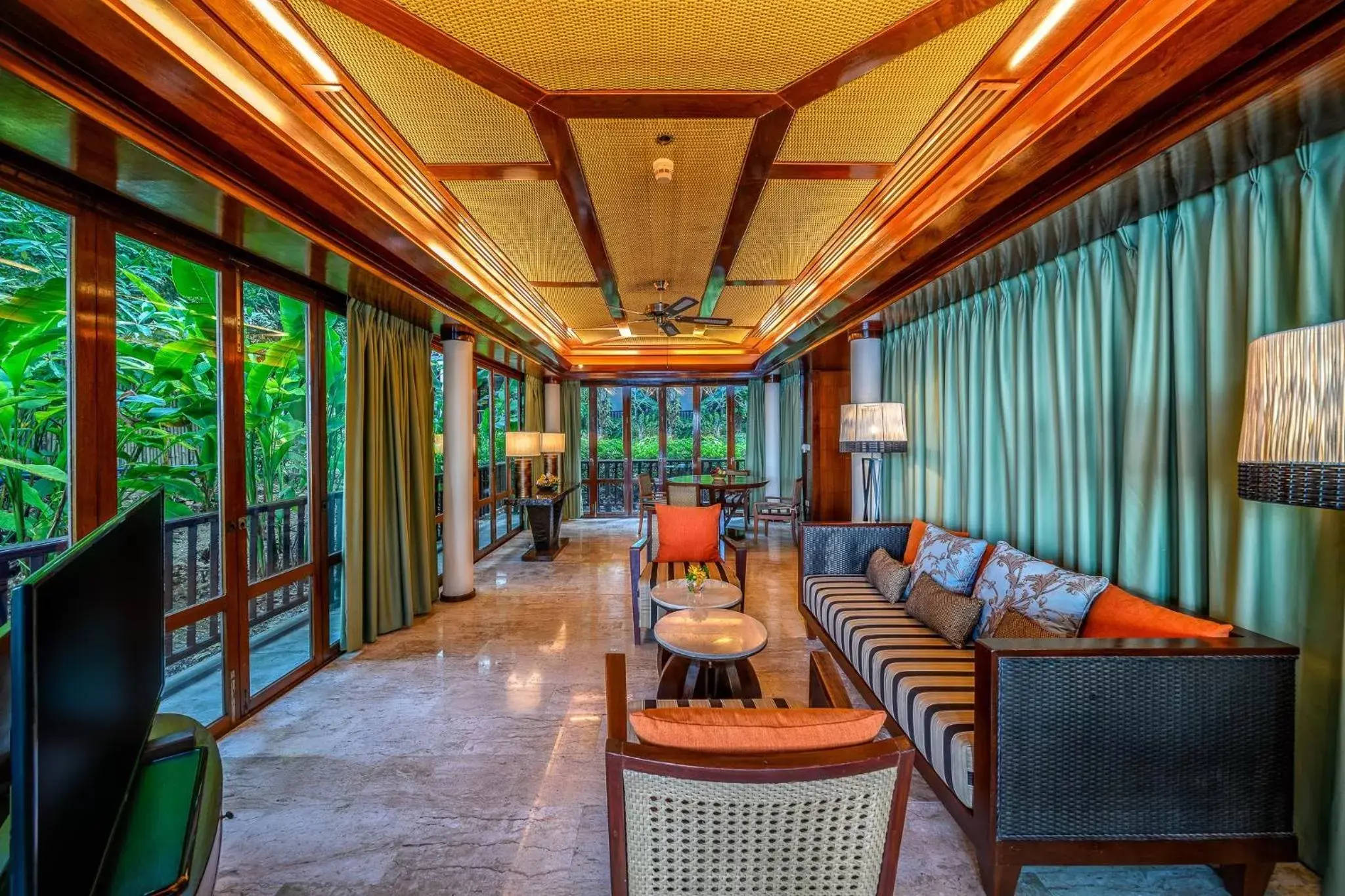 Photo of the whole room, Lobby/Reception in Centara Grand Beach Resort & Villas Krabi