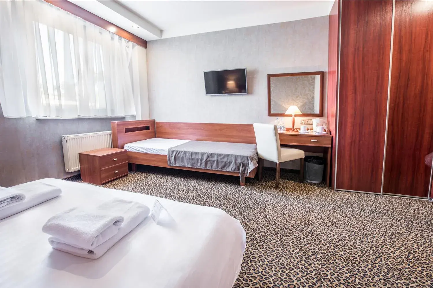 Bed in Hotel Diament Vacanza Katowice - Siemianowice