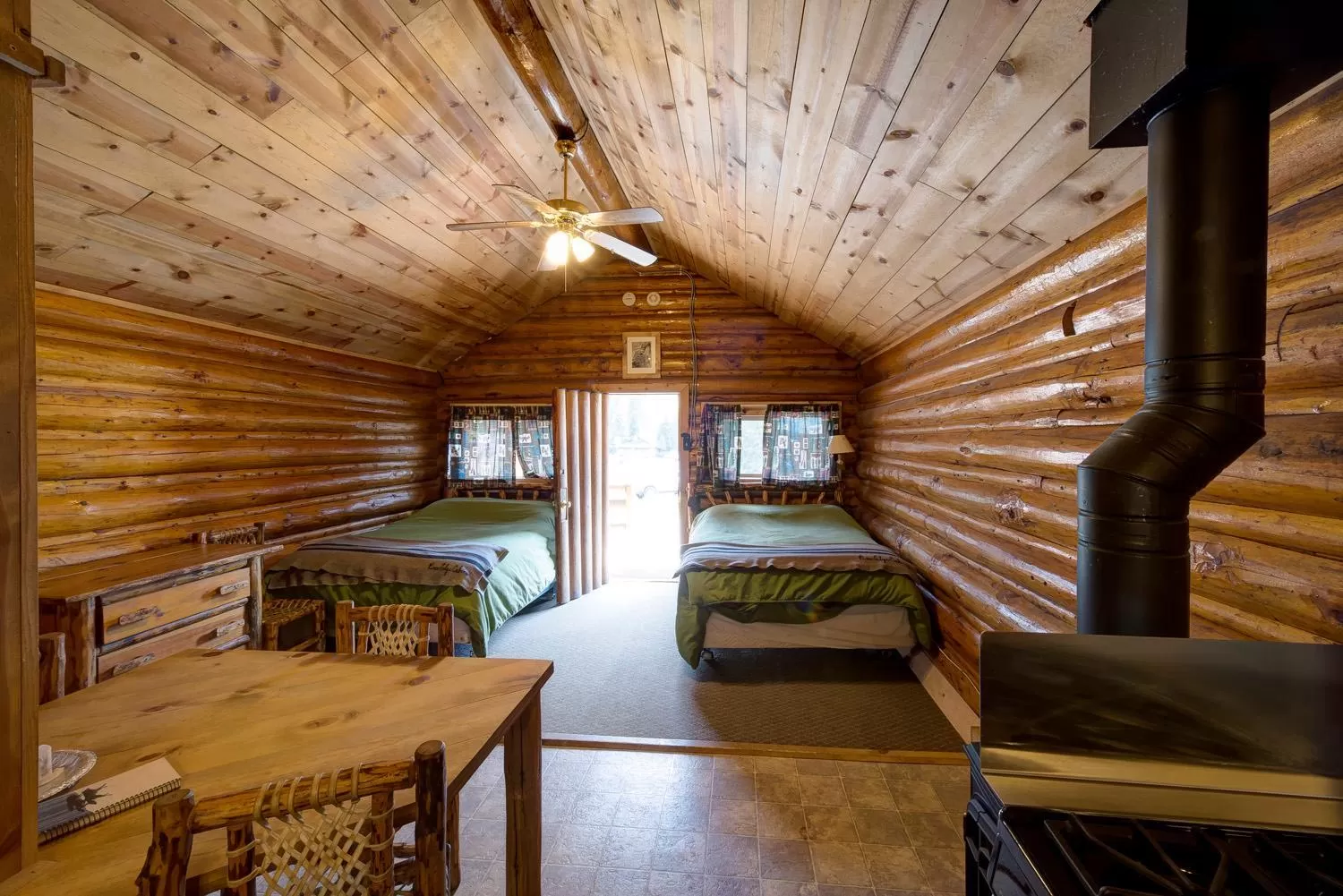 Bed in Silver Gate Lodging