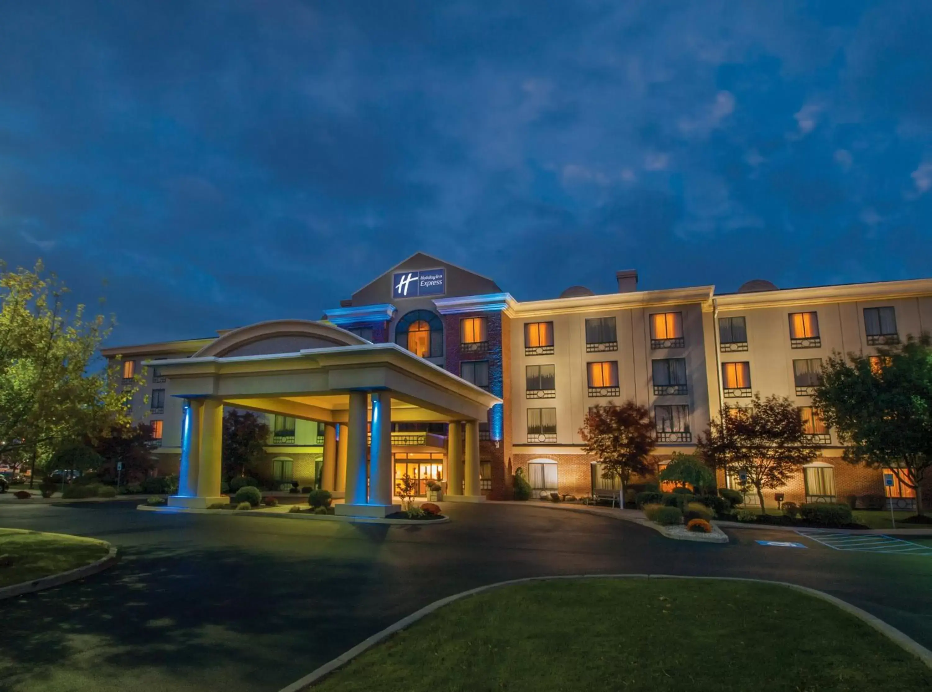 Property Building in Holiday Inn Express & Suites Buffalo Airport, an IHG Hotel