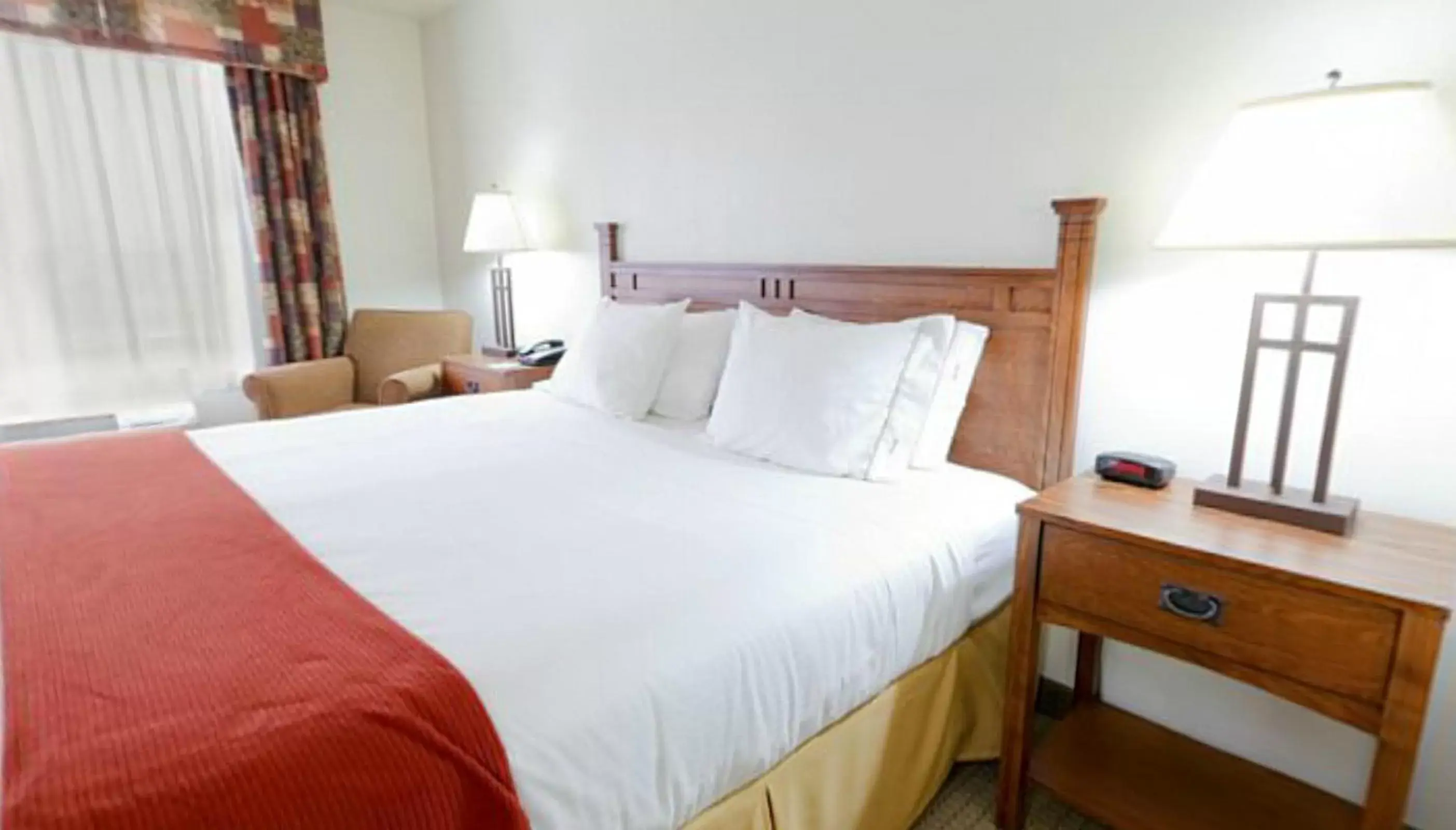 Suite - Hearing Accessible - Non-Smoking in Holiday Inn Express Hotel & Suites Mattoon by IHG Suite - Hearing Accessible - Non-Smoking in Holiday Inn Express Hotel & Suites Mattoon by IHG