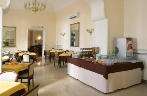 Restaurant/places to eat in Hotel Mediterranee