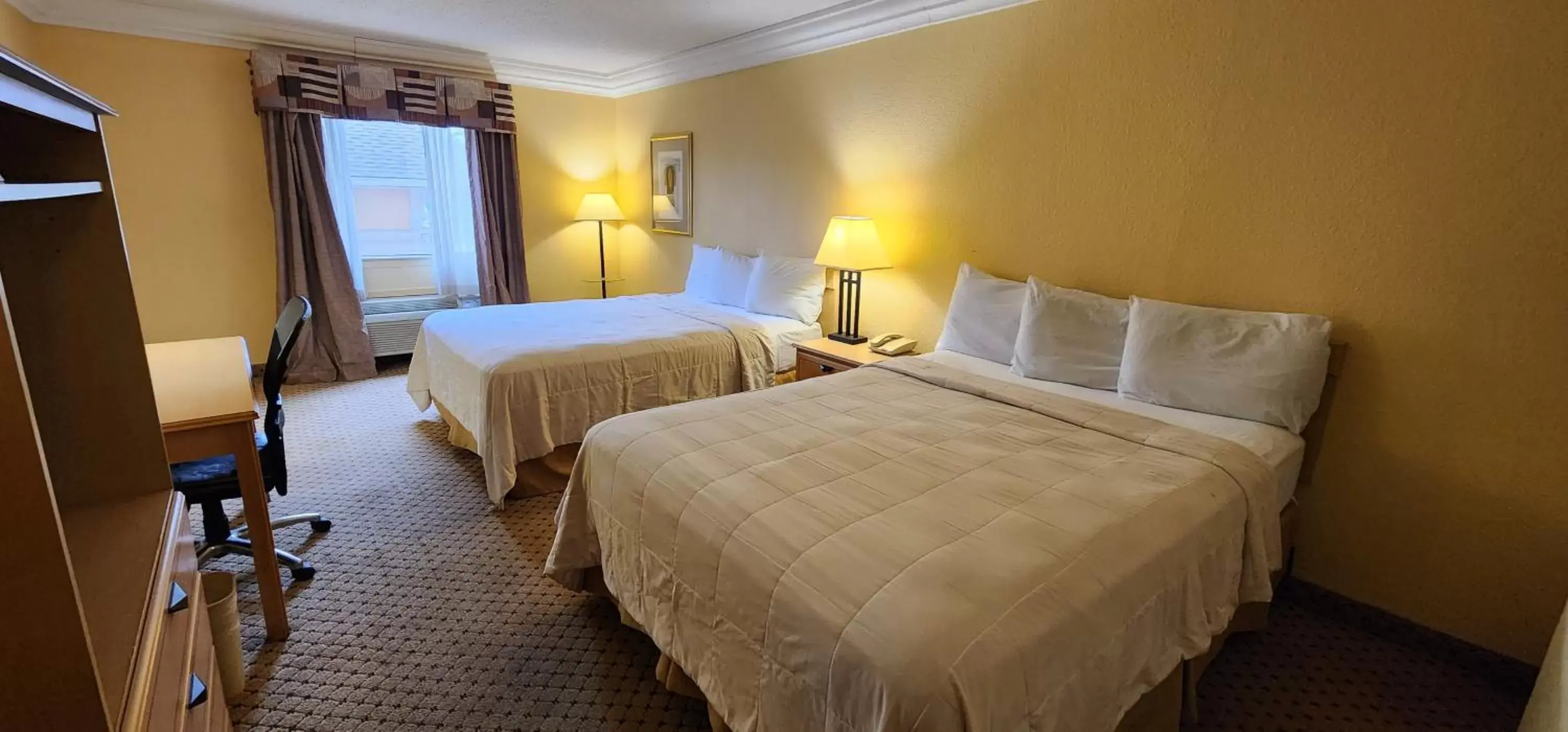 Bedroom, Bed in Super 8 by Wyndham Temple I-35 Bedroom, Bed in Super 8 by Wyndham Temple I-35