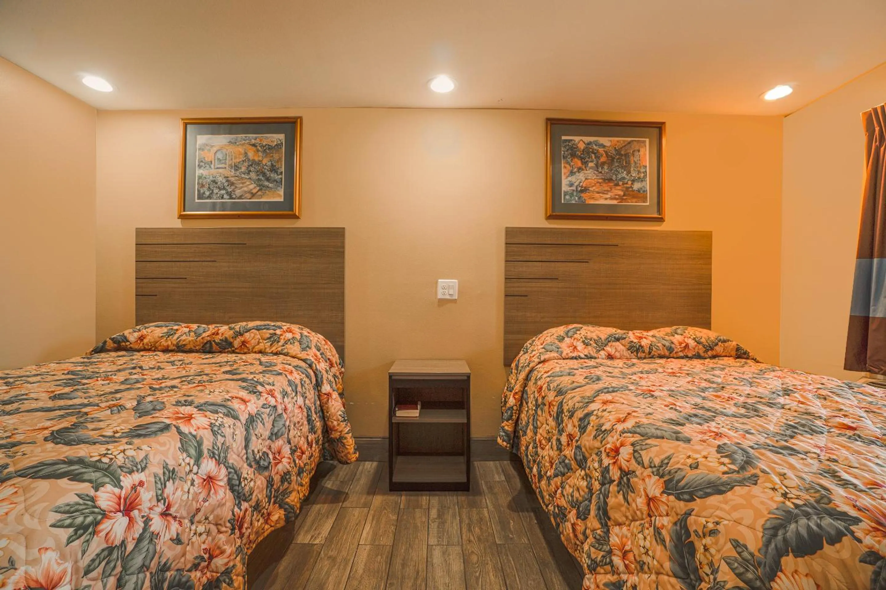 Bedroom, Bed in Days Inn by Wyndham Aransas Pass