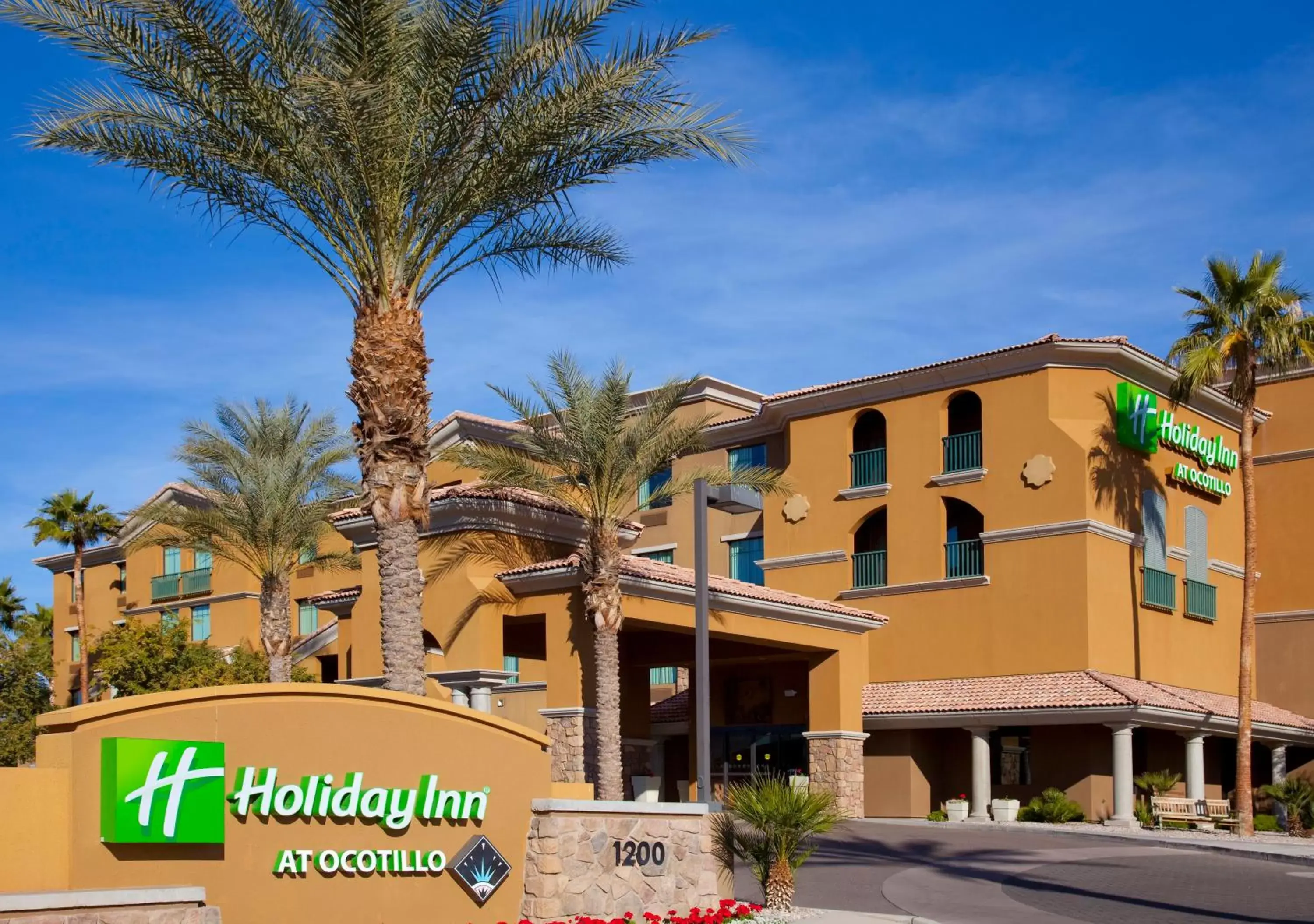 Property building in Holiday Inn Phoenix/Chandler, an IHG Hotel