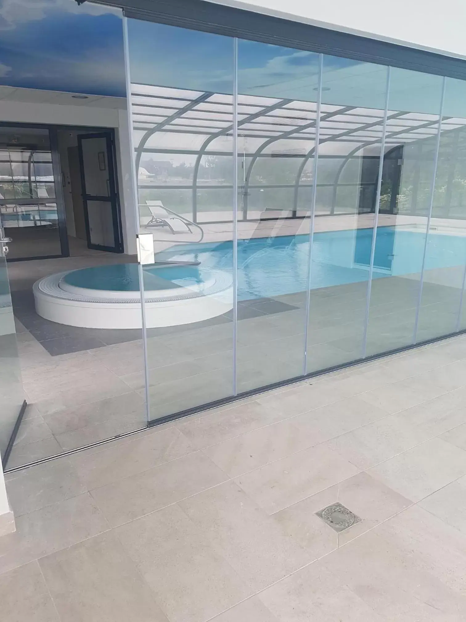 Hot Tub, Swimming Pool in Kyriad Prestige Residence Cabourg-Dives-sur-Mer