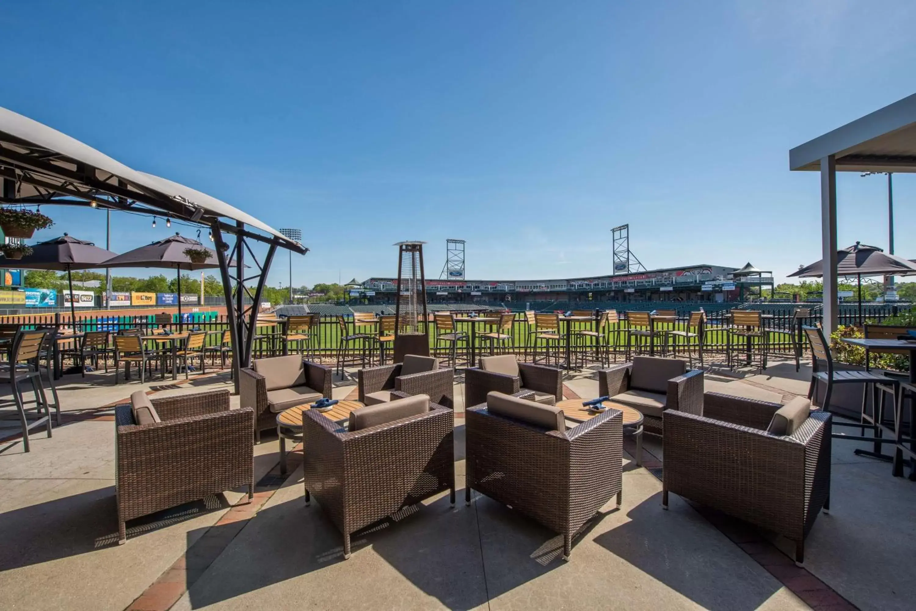 Patio in Hilton Garden Inn Manchester Downtown