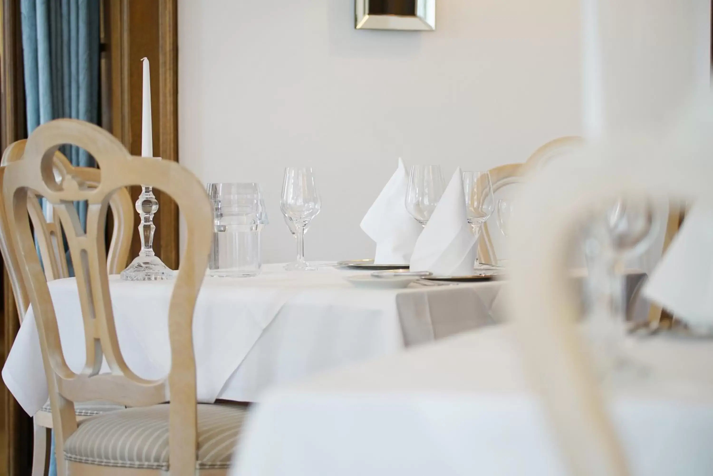 Seating area, Bed in Höhen Hotel Viersen Seating area, Bed in Höhen Hotel Viersen