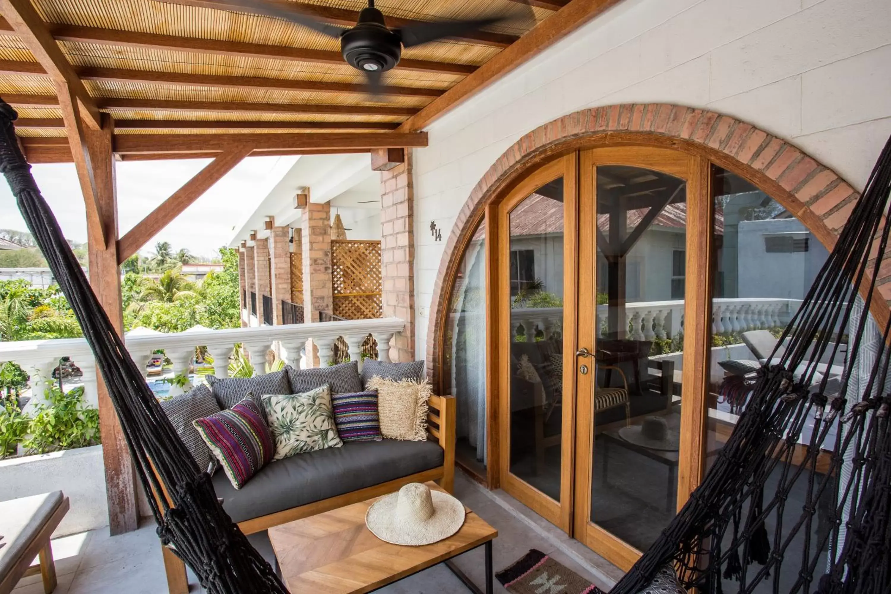 Deluxe Double Room with Balcony in Abdi Hotel Deluxe Double Room with Balcony in Abdi Hotel