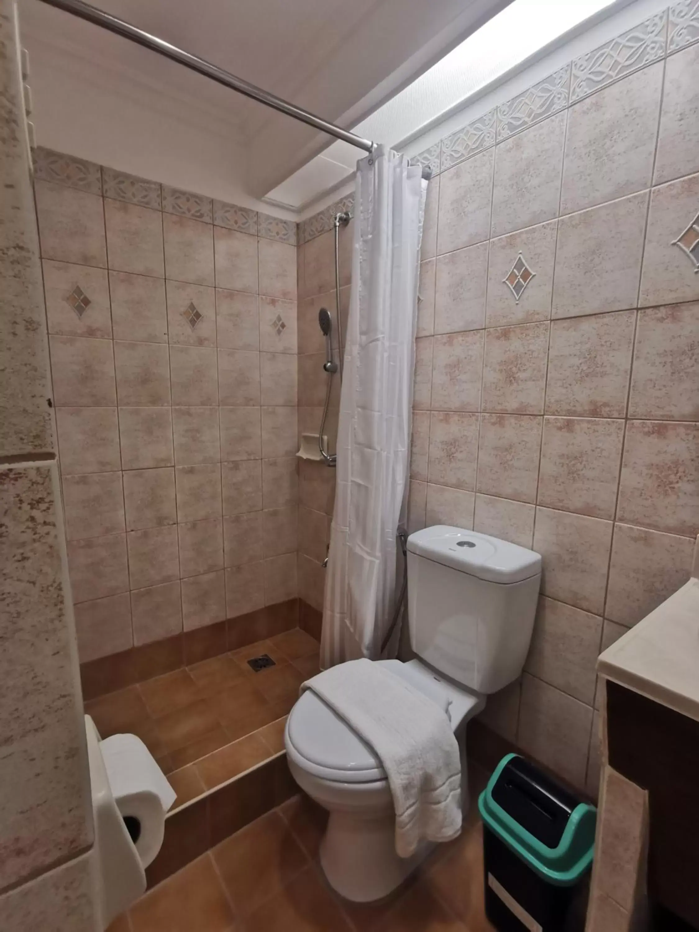 Shower, Bathroom in Tagaytay Country Hotel