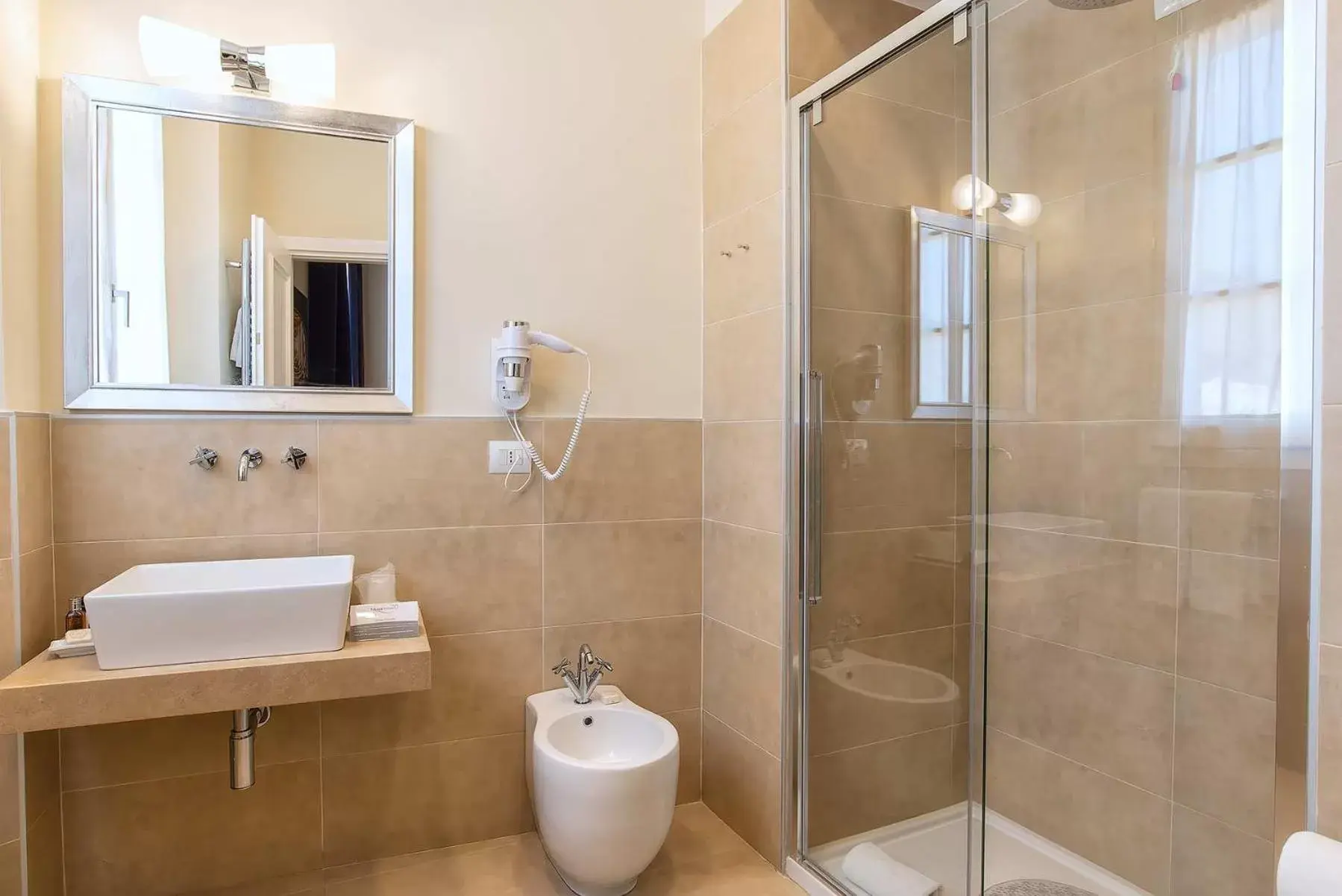 Shower, Bathroom in Donna Camilla Savelli - VRetreats
