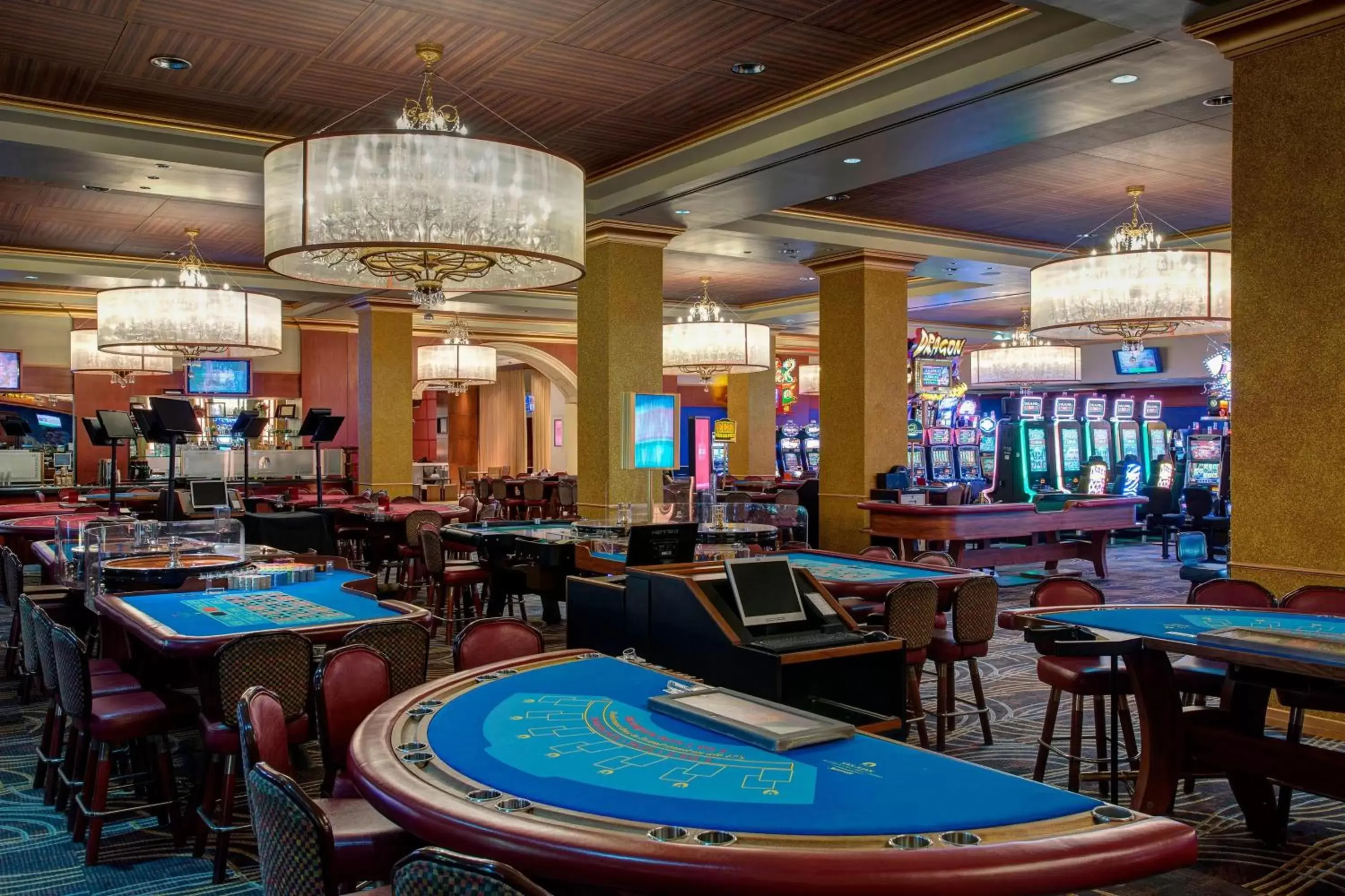 Casino in San Juan Marriott Resort and Stellaris Casino