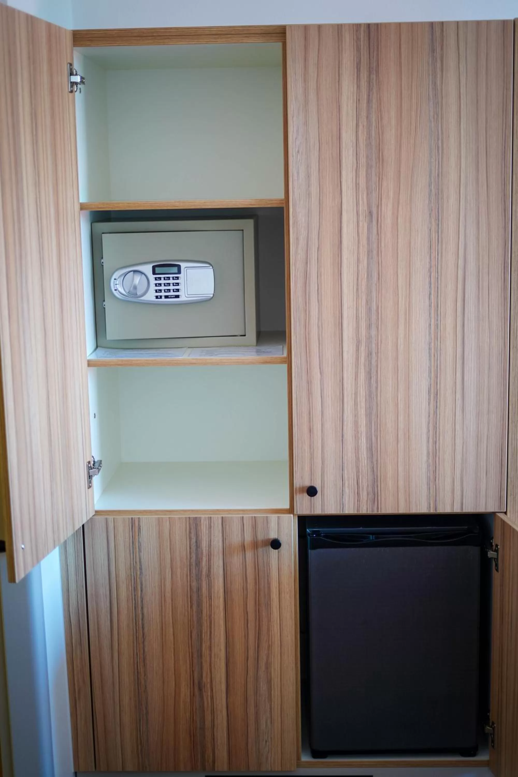 TV/Entertainment Center in STEELHOUSE Hotel