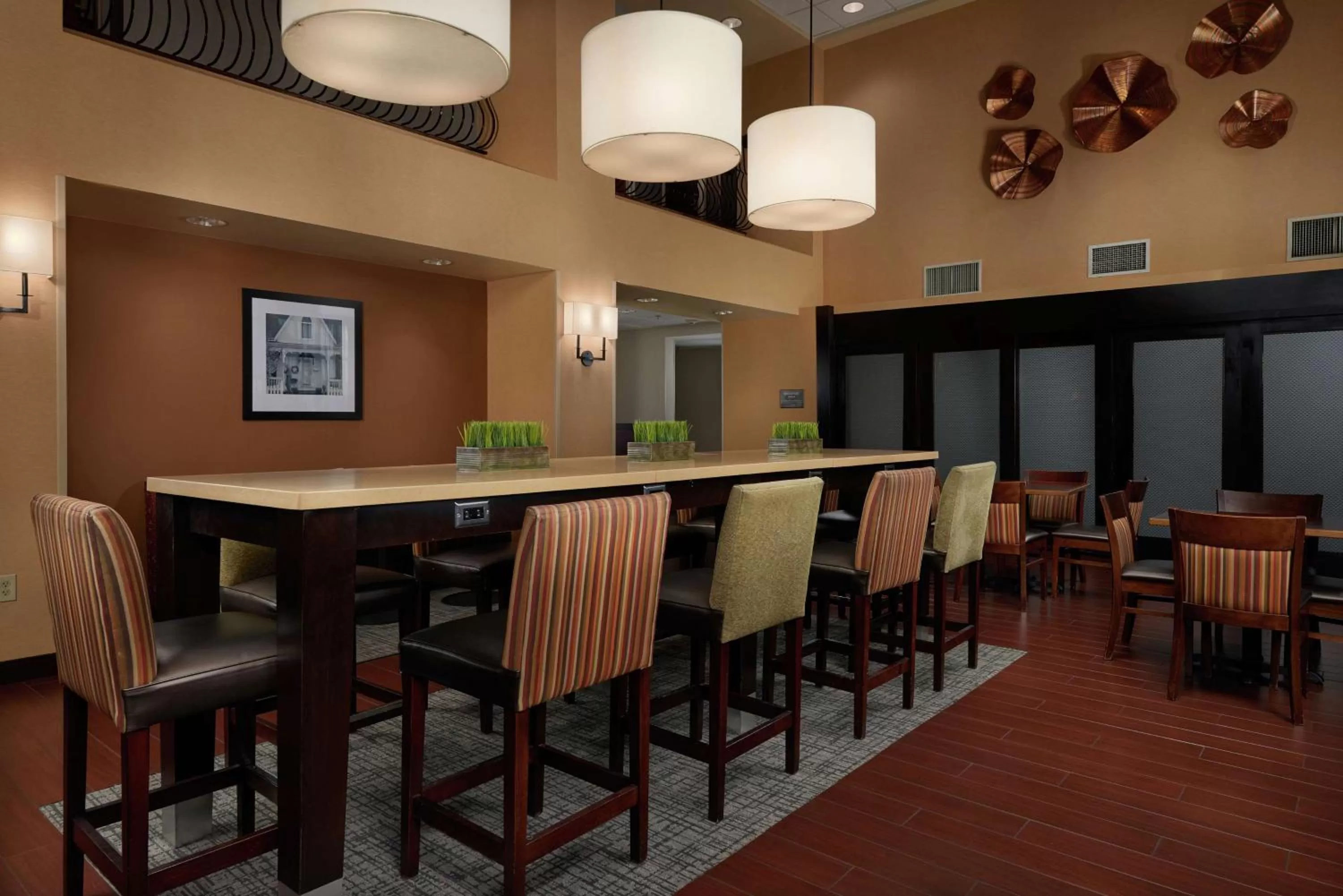 Dining area in Hampton Inn & Suites Oxford-Anniston