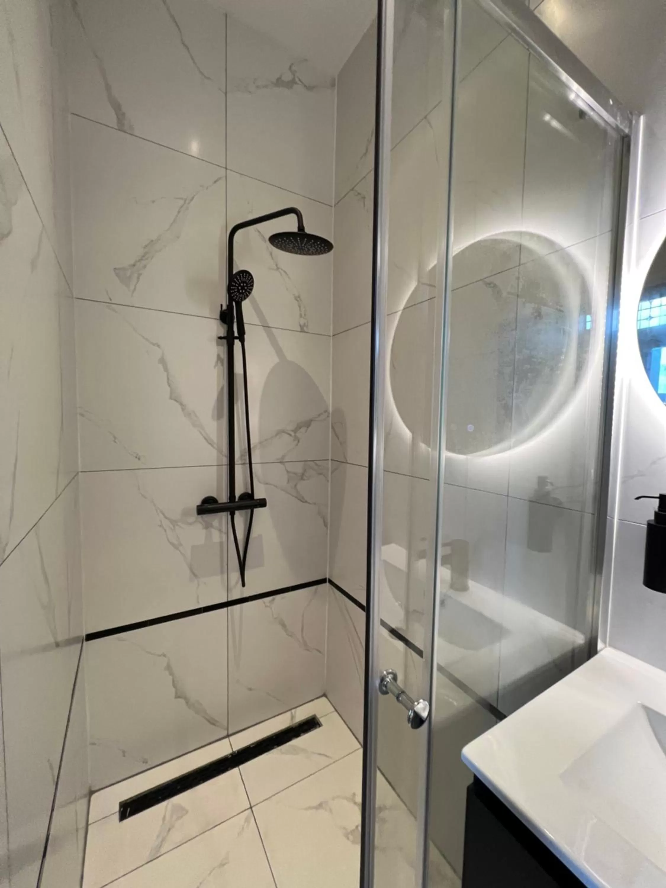Shower in Boutique Hotel de Kade Zaandam-Amsterdam