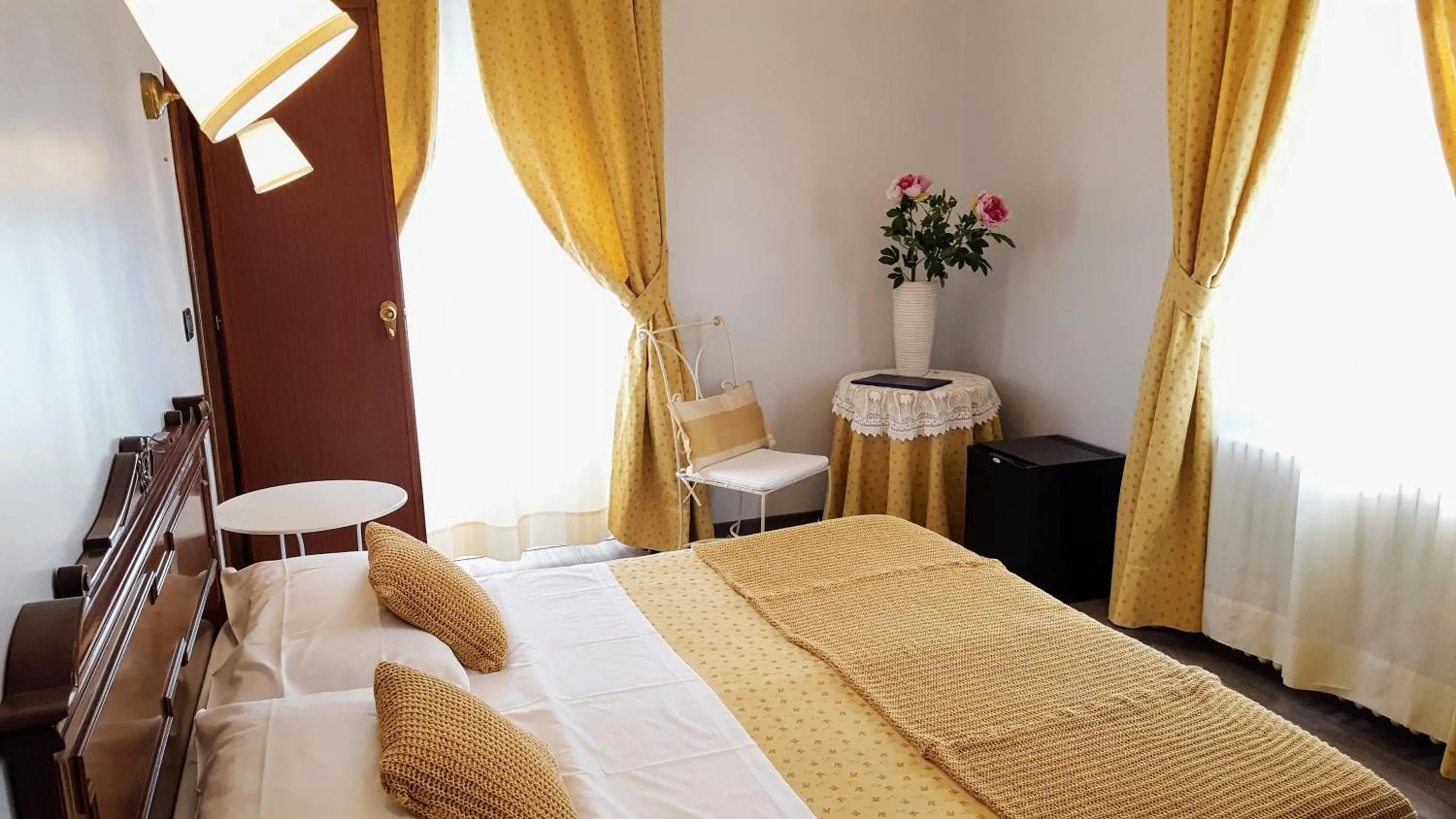 Photo of the whole room, Bed in Hotel Ponte Sassi