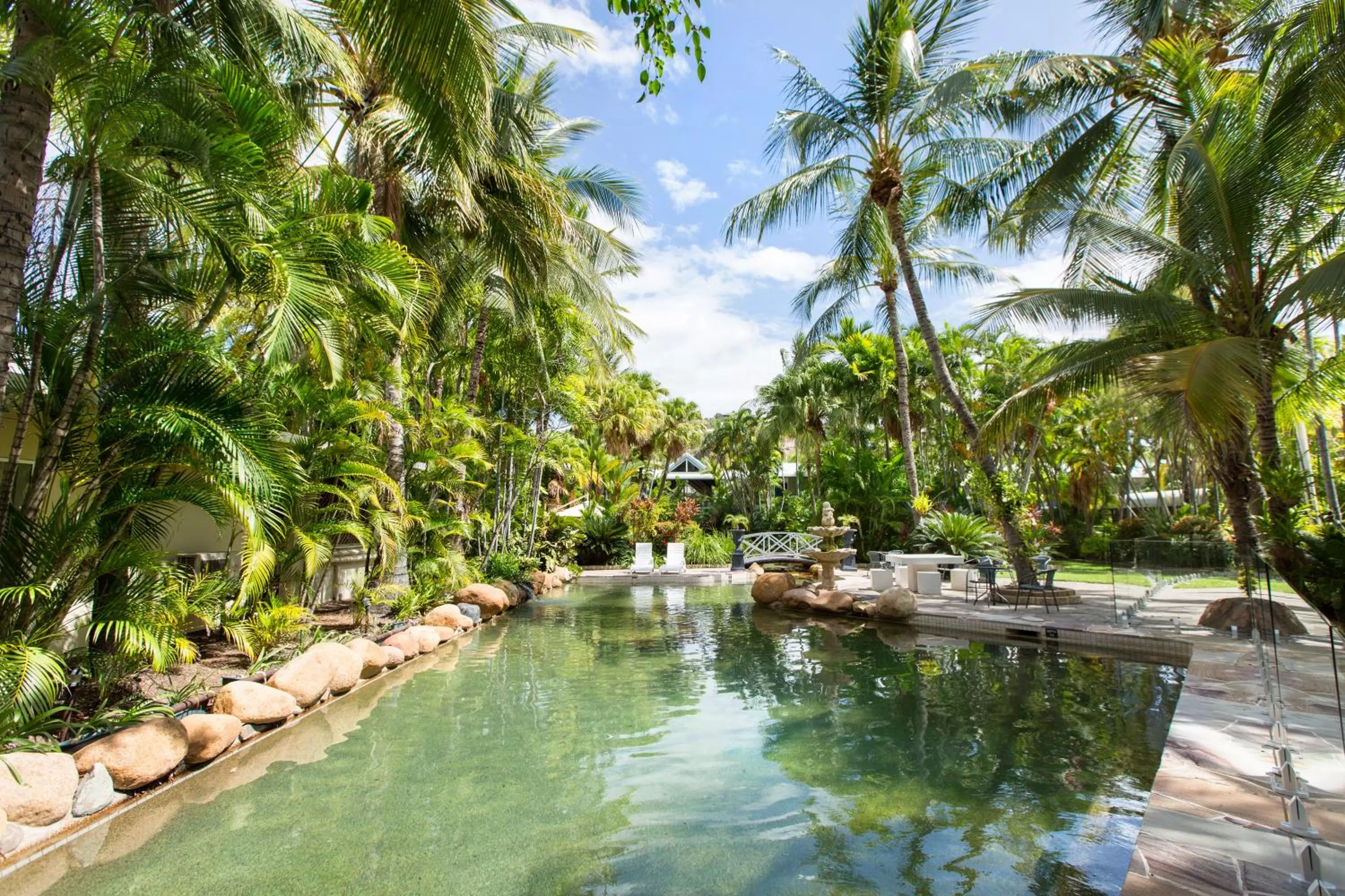 Swimming pool, Garden in Seagulls